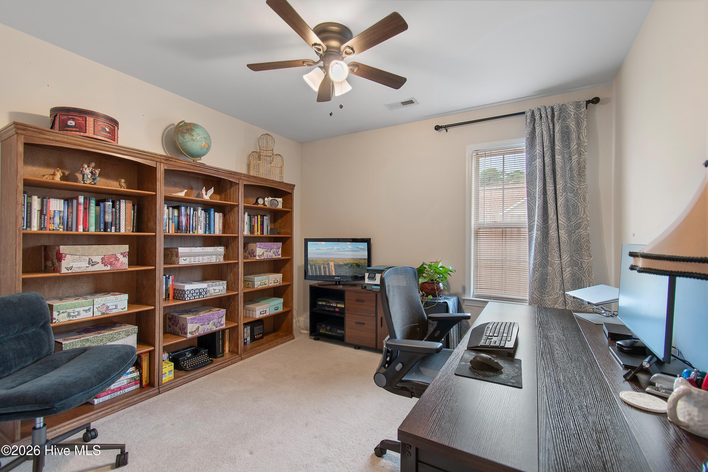 100558212 | Photo 31