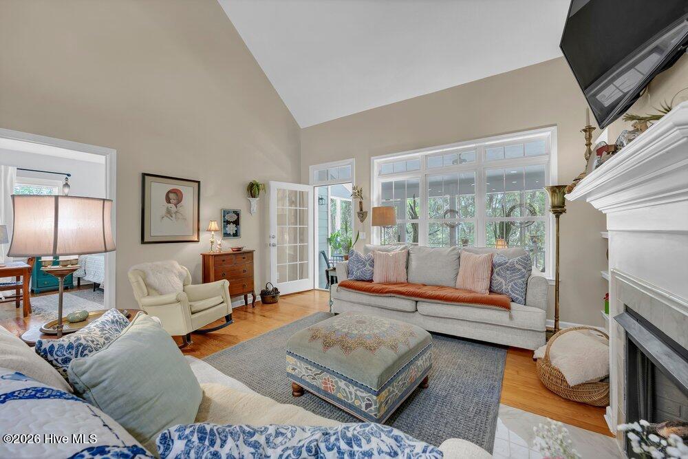 100567820 | Photo 12