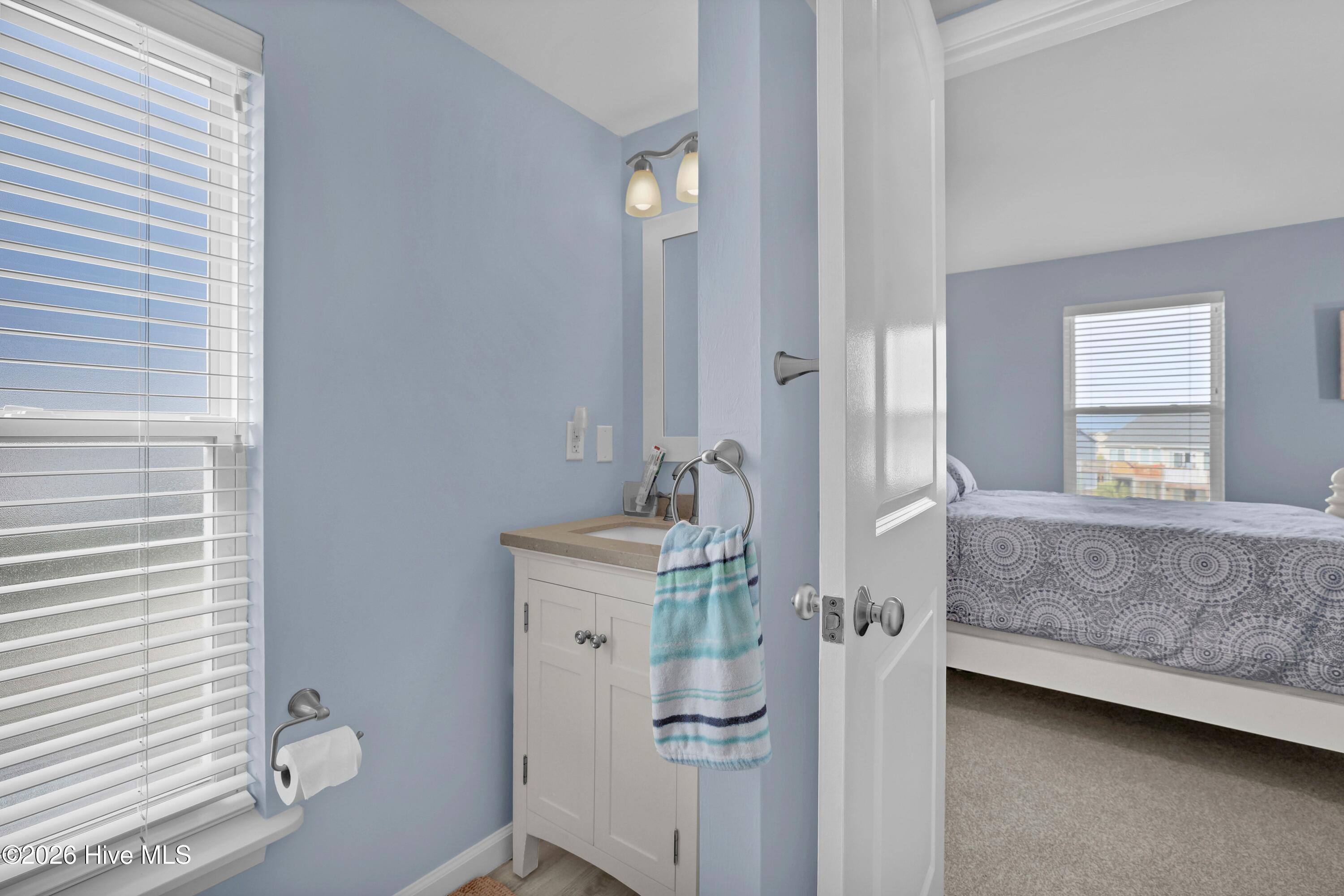 918 N New River Drive UNIT 331, Surf City, NC, 28445