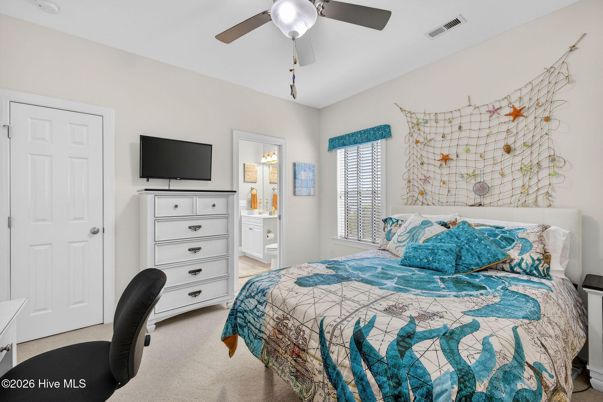 100557574 | Photo 37