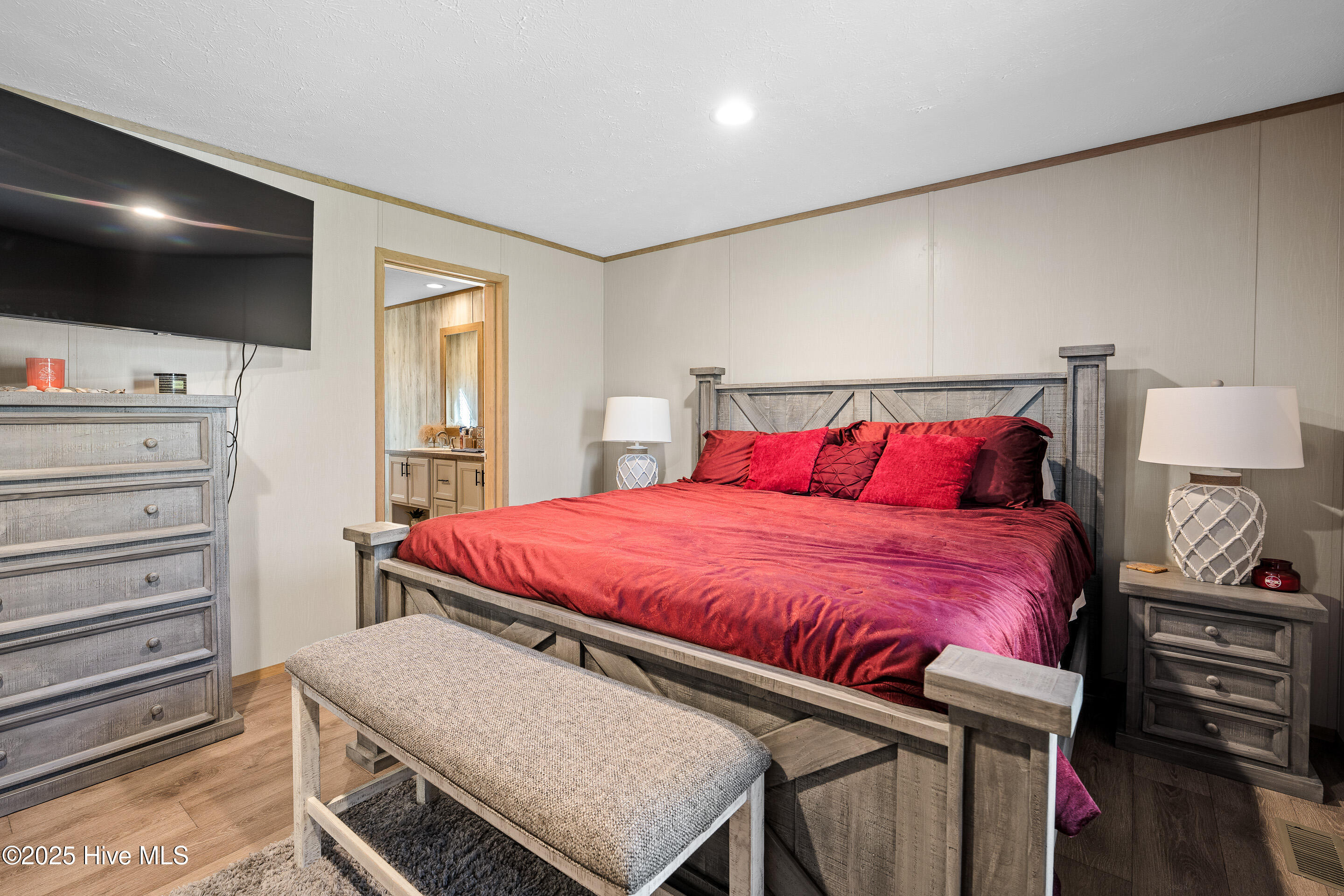 100541074 | Photo 25