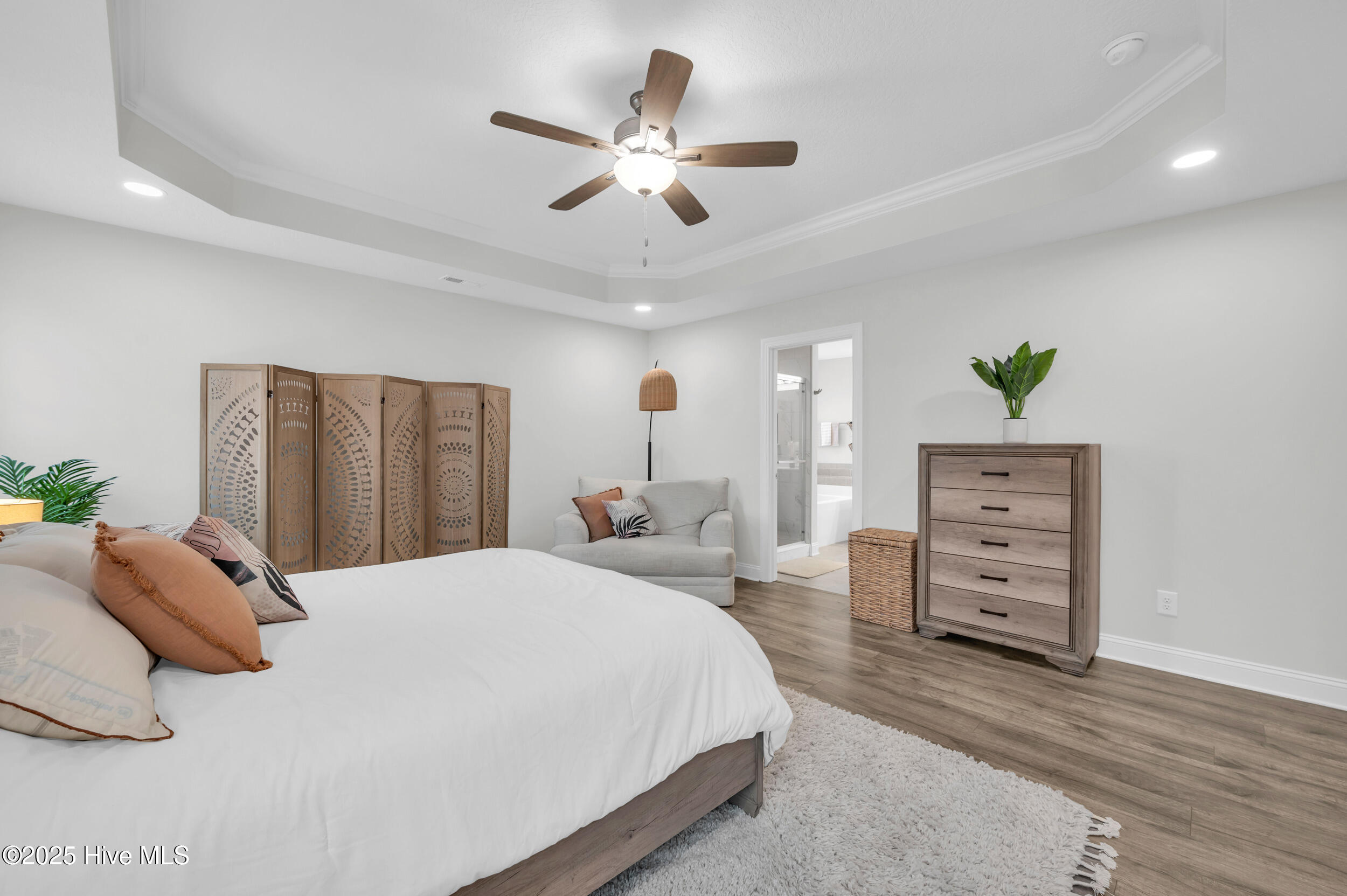 100531101 | Photo 24