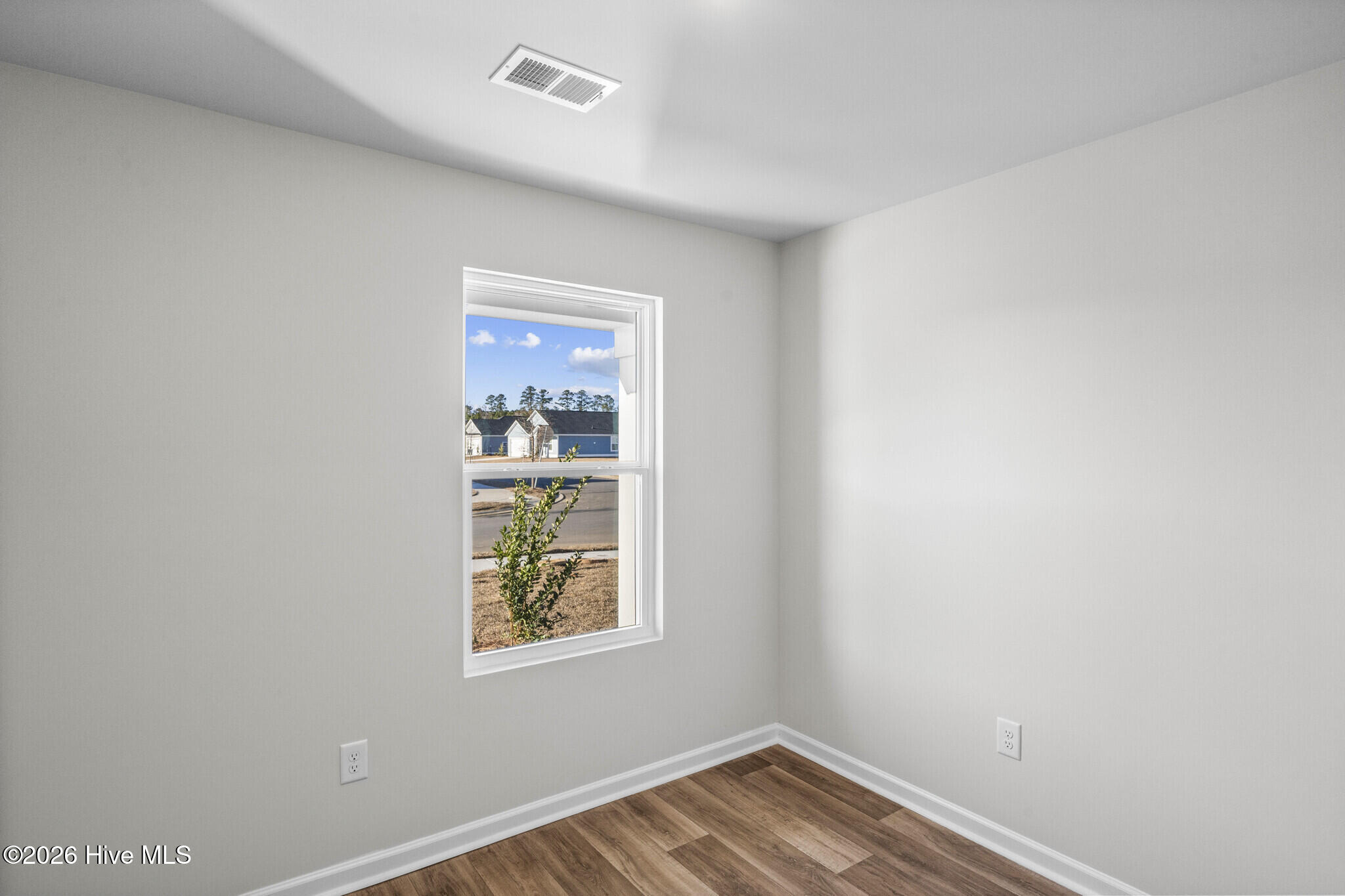 100545788 | Photo 13