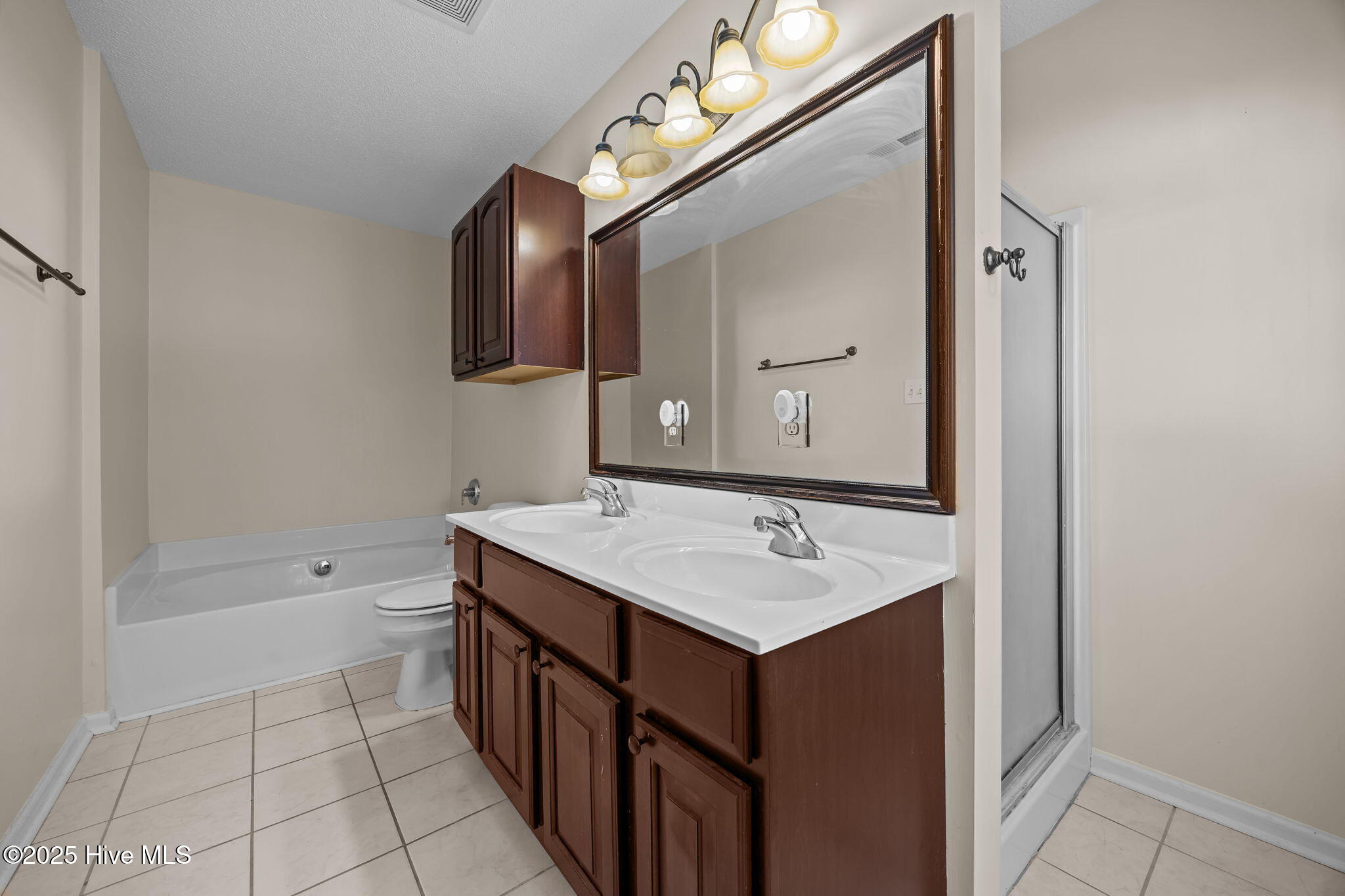 100541595 | Photo 43