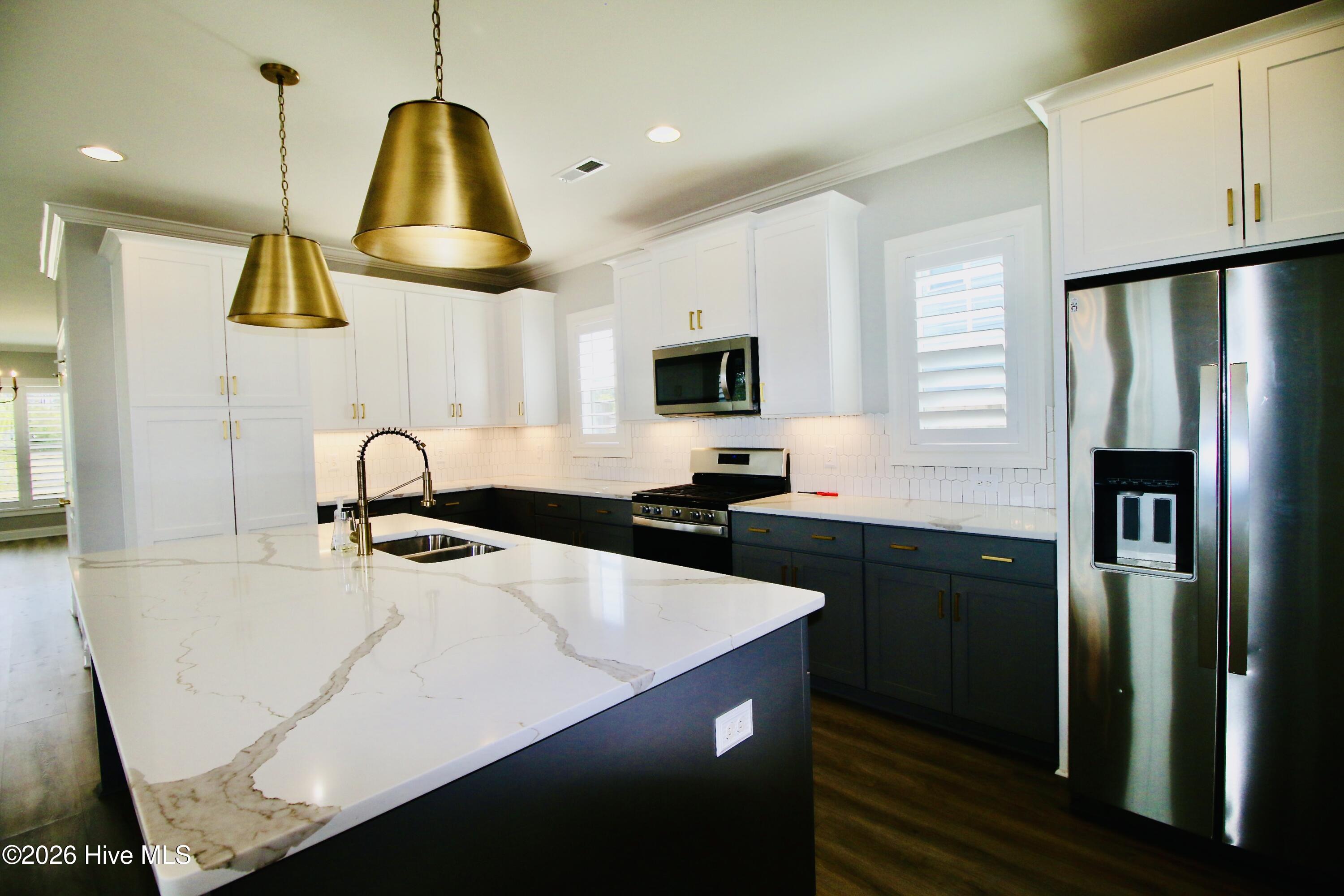 100565697 | Photo 18