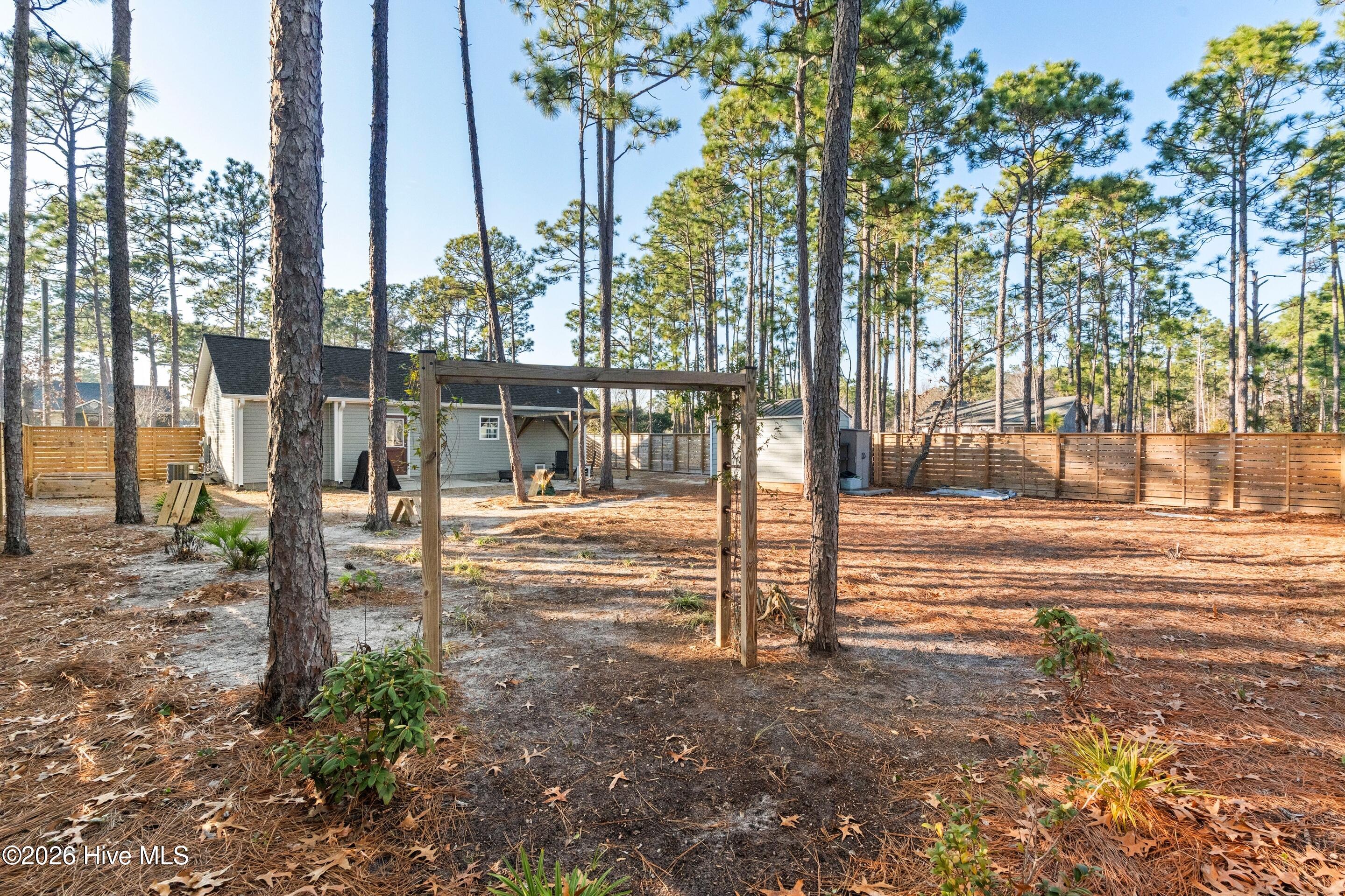 100548335 | Photo 43