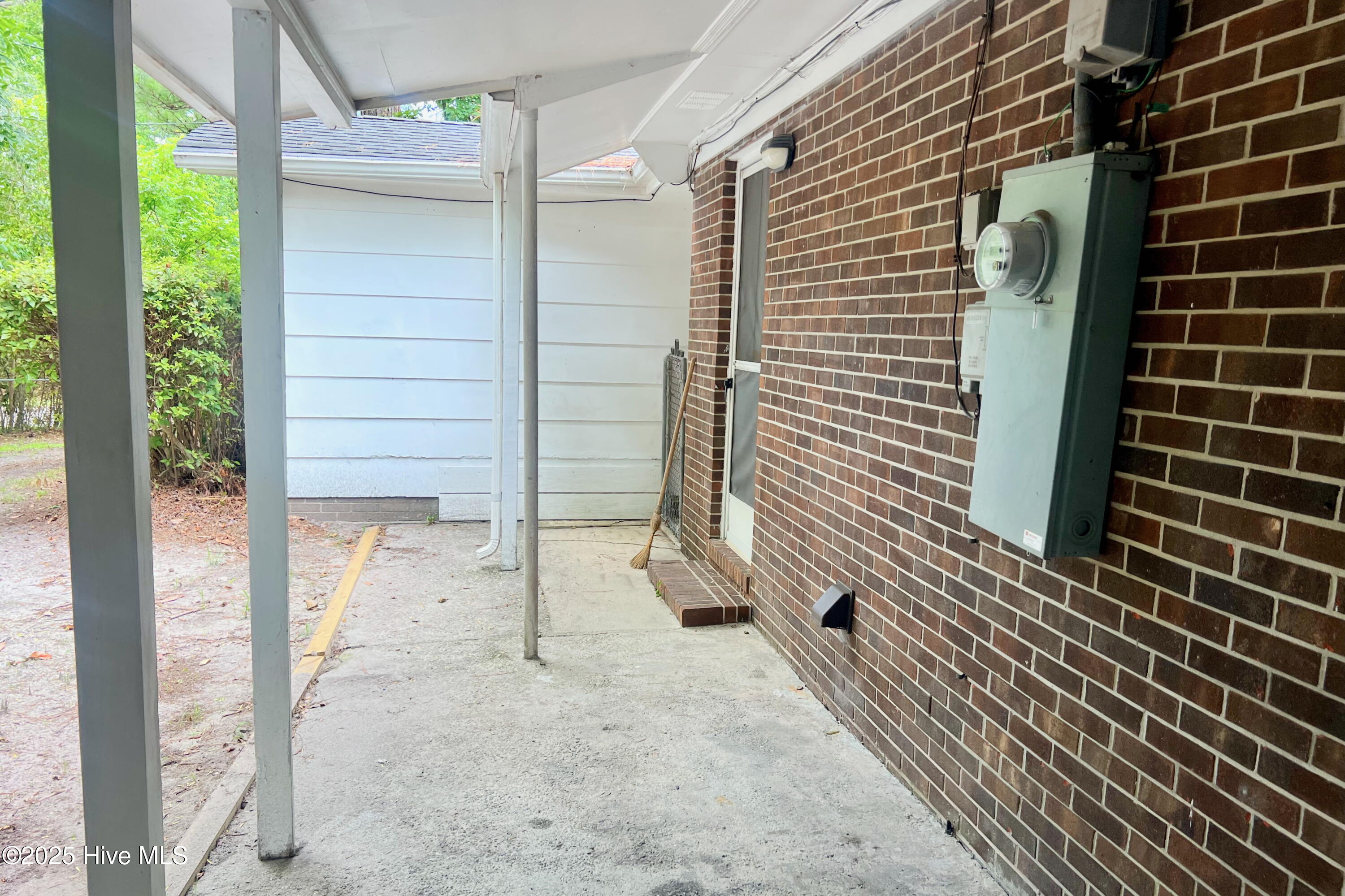 100536108 | Photo 18