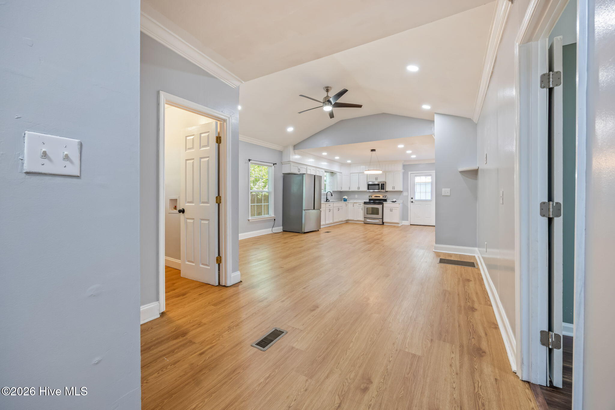 19-web-or-mls-1917 Haynie Drive-33