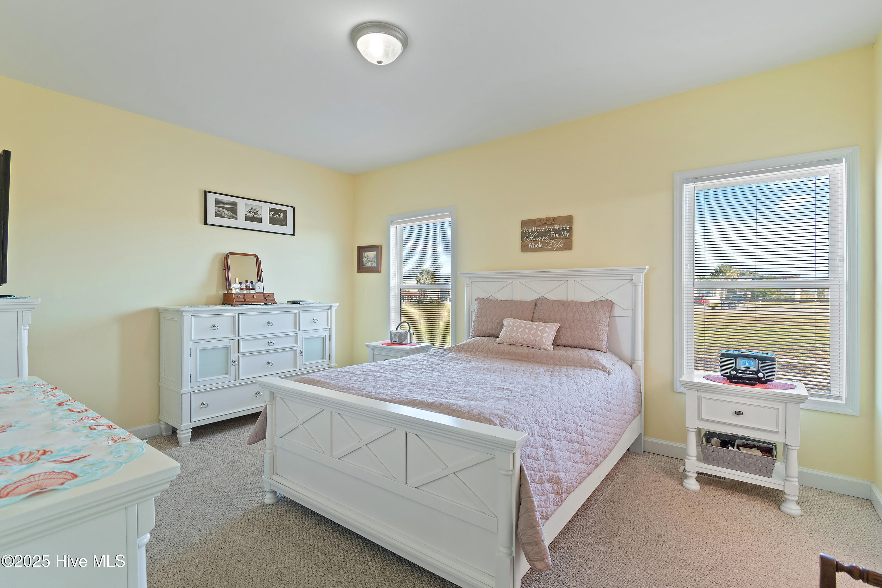 100543636 | Photo 18