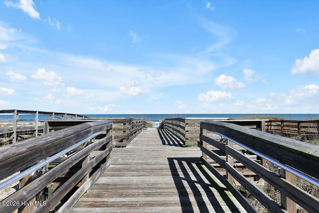 100564963 | Photo 67