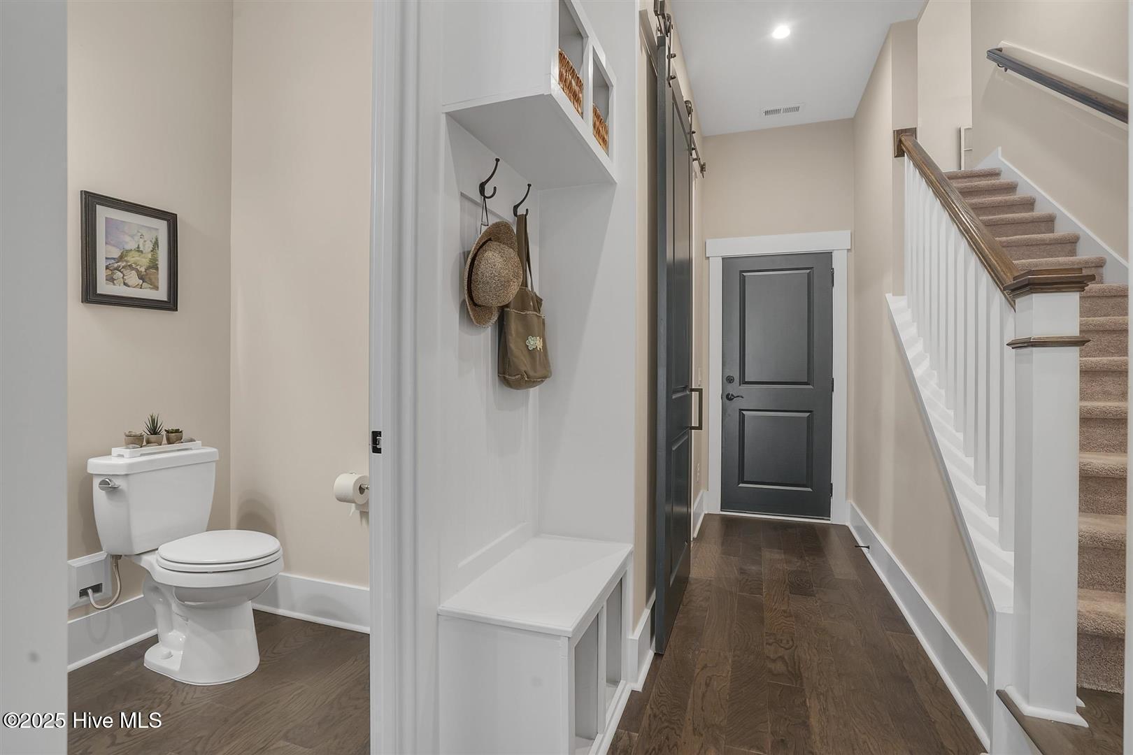 100542626 | Photo 21