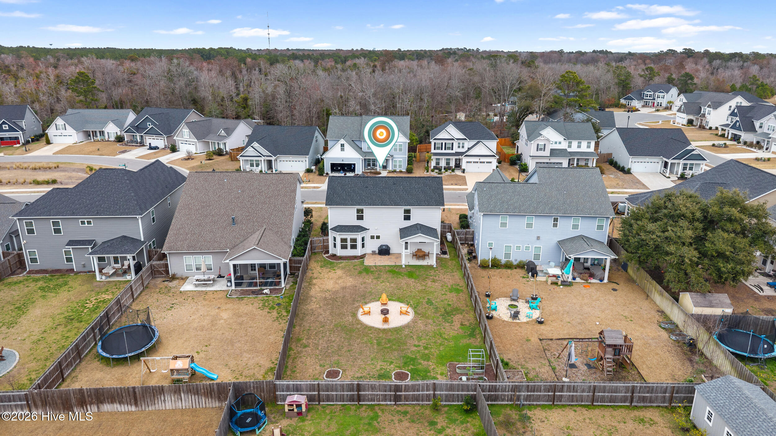 100565855 | Photo 51