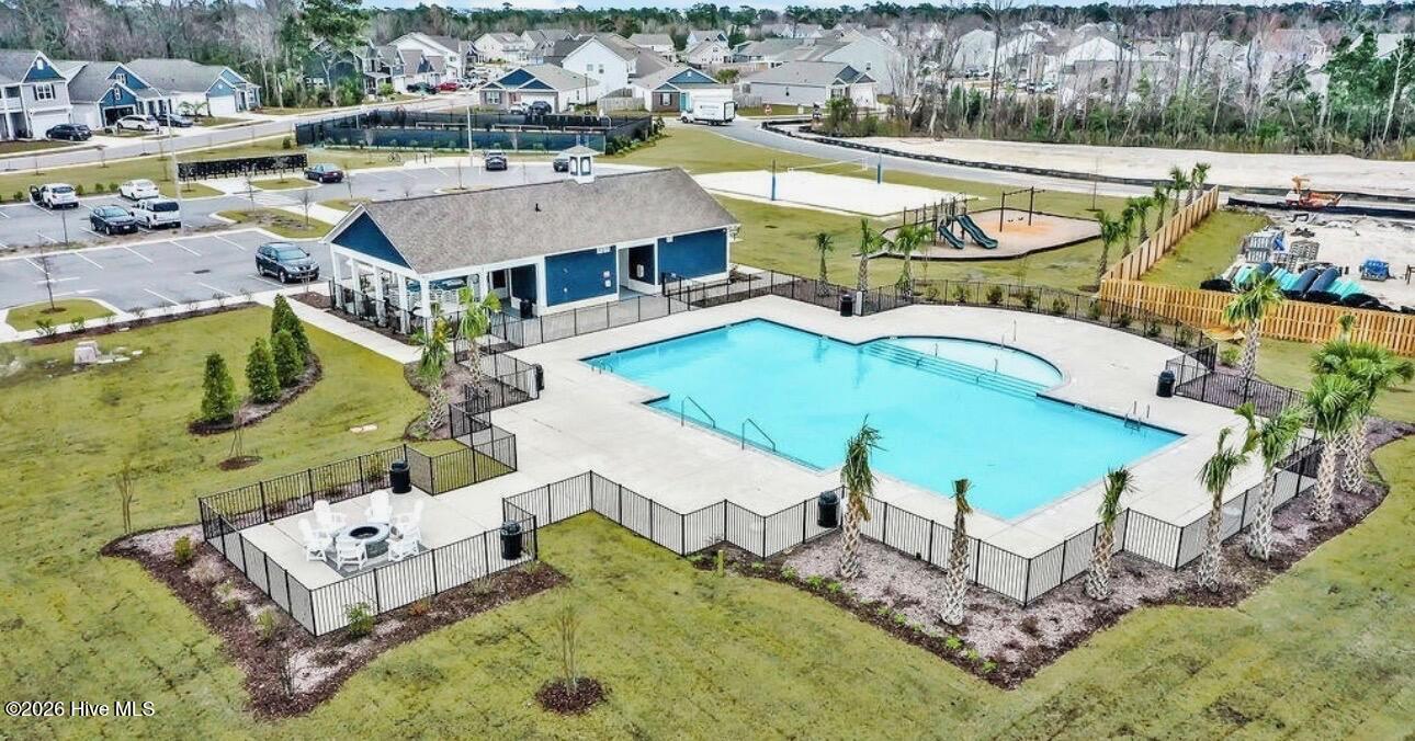 100569698 | Photo 32