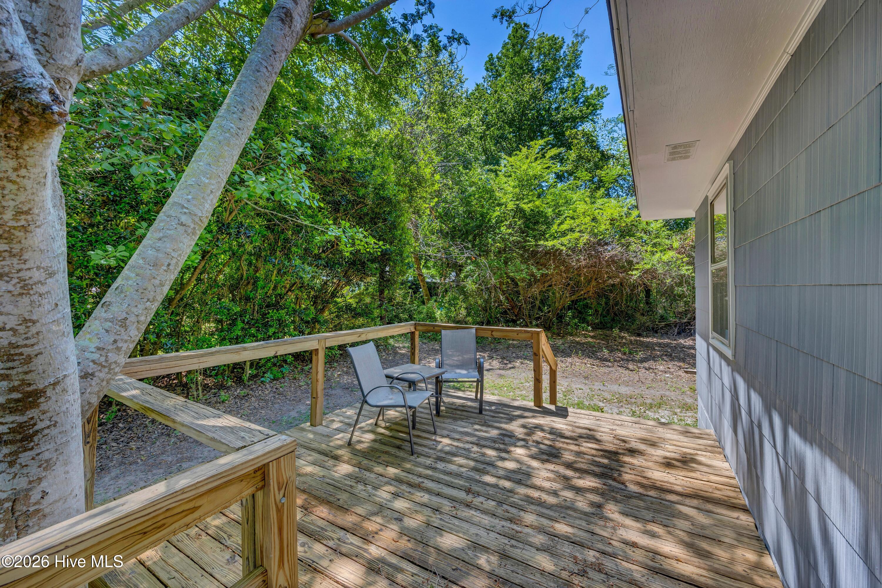 100567987 | Photo 18