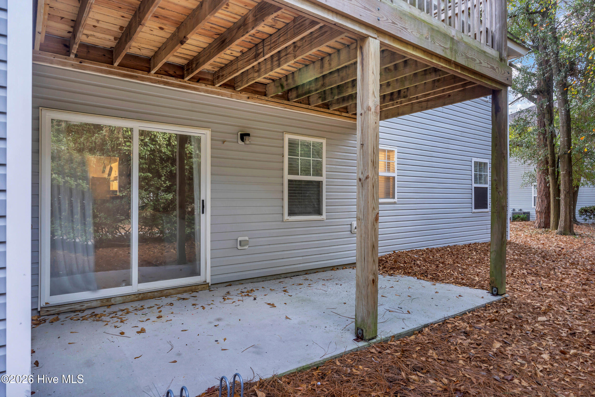 100548412 | Photo 21