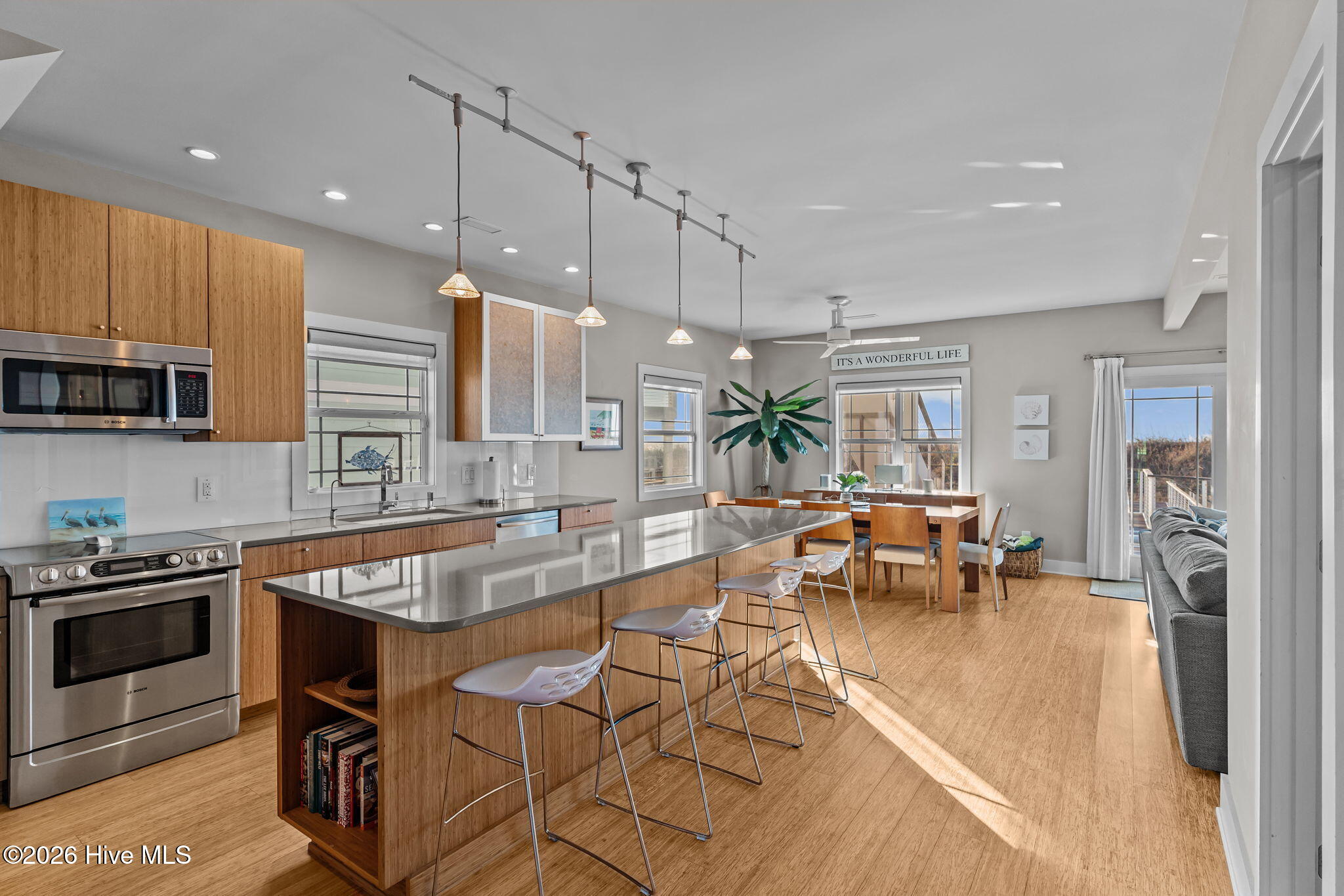 100552258 | Photo 10