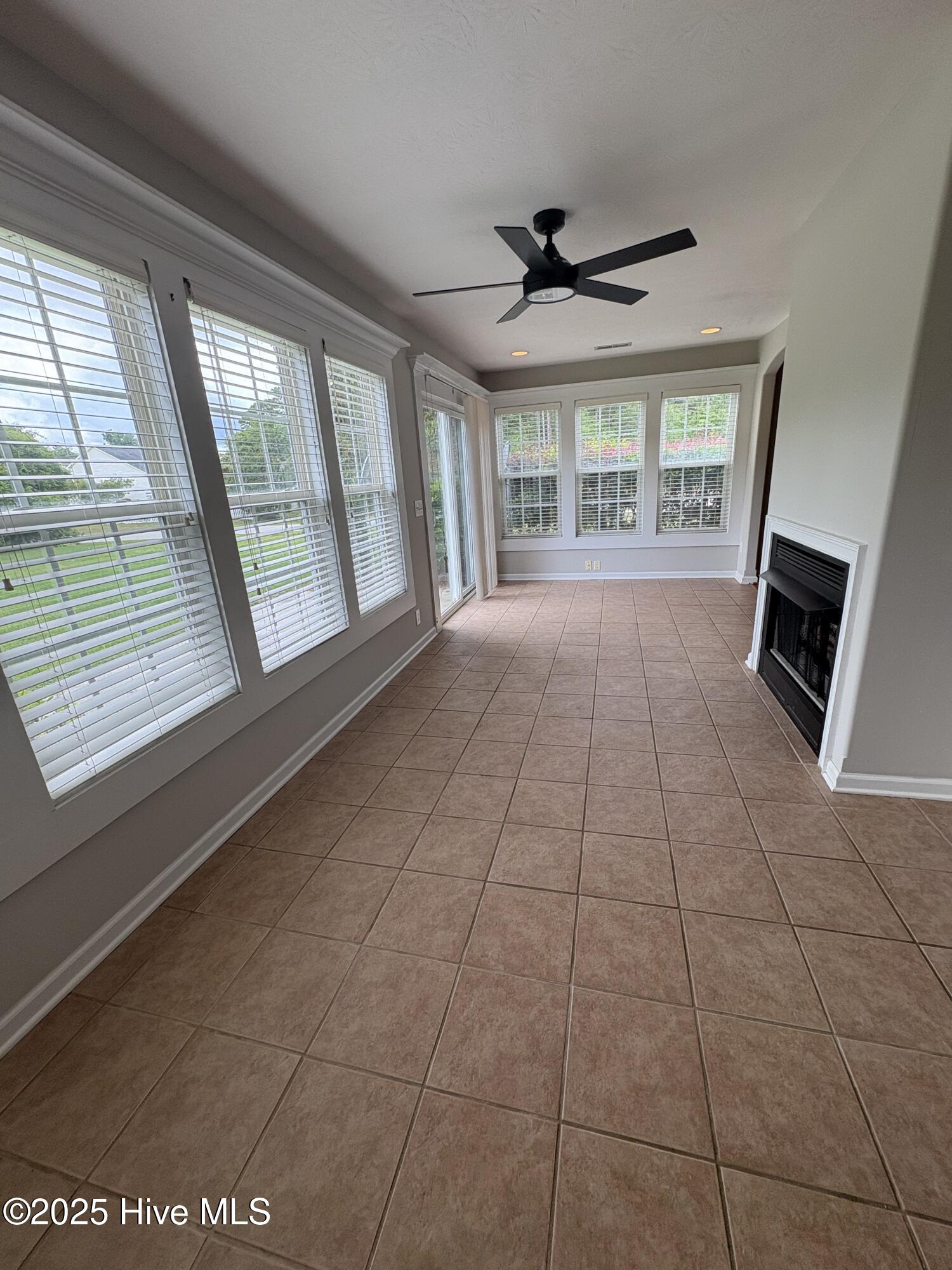 100560498 | Photo 13