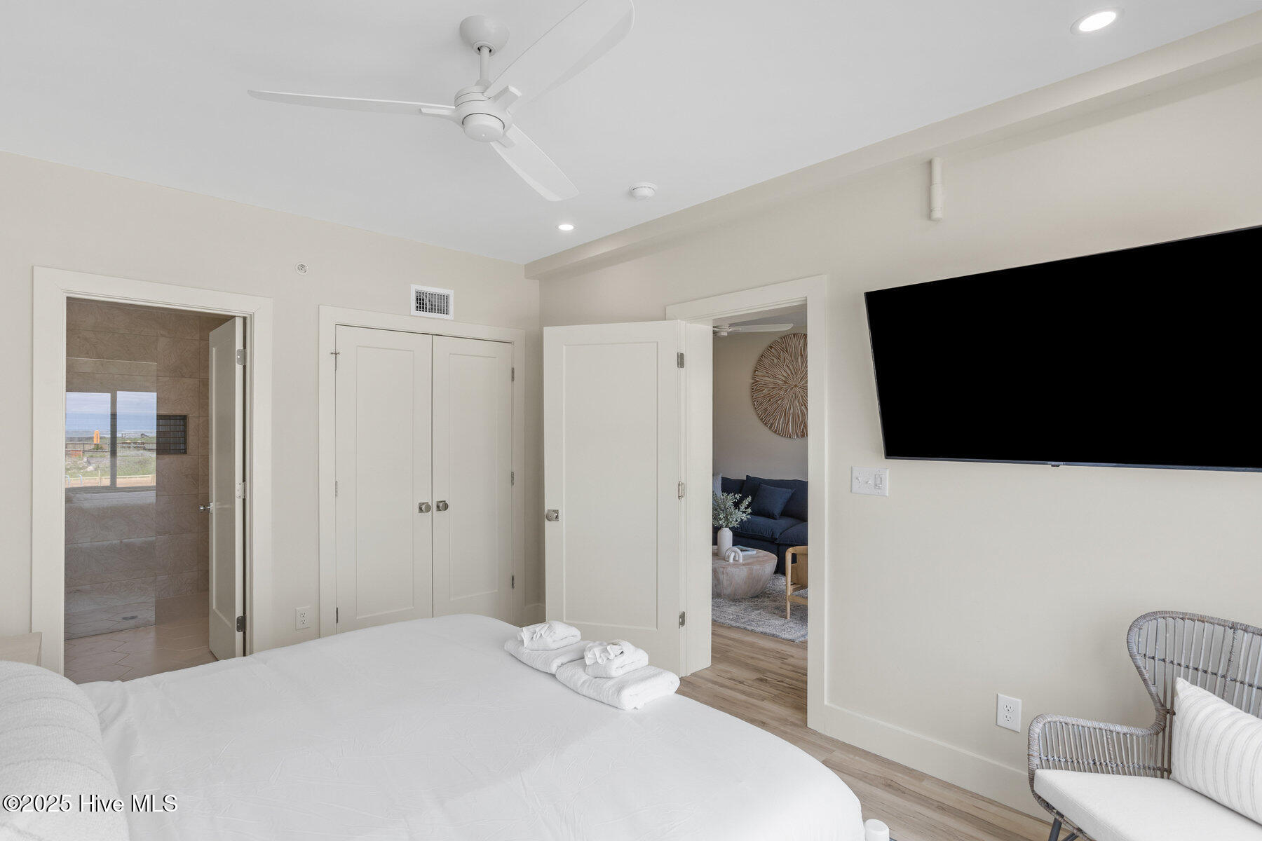 100523205 | Photo 20