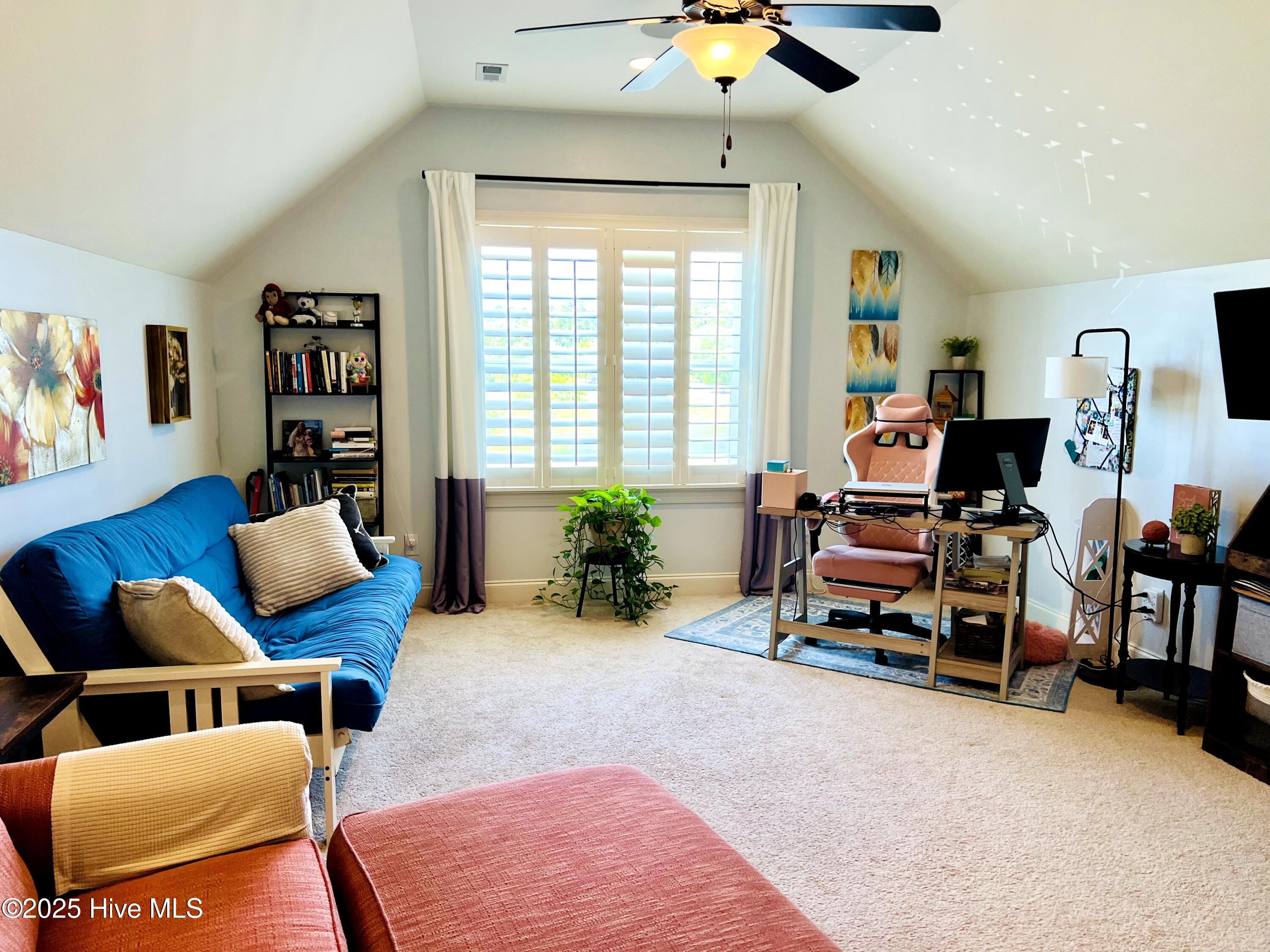 100510644 | Photo 29