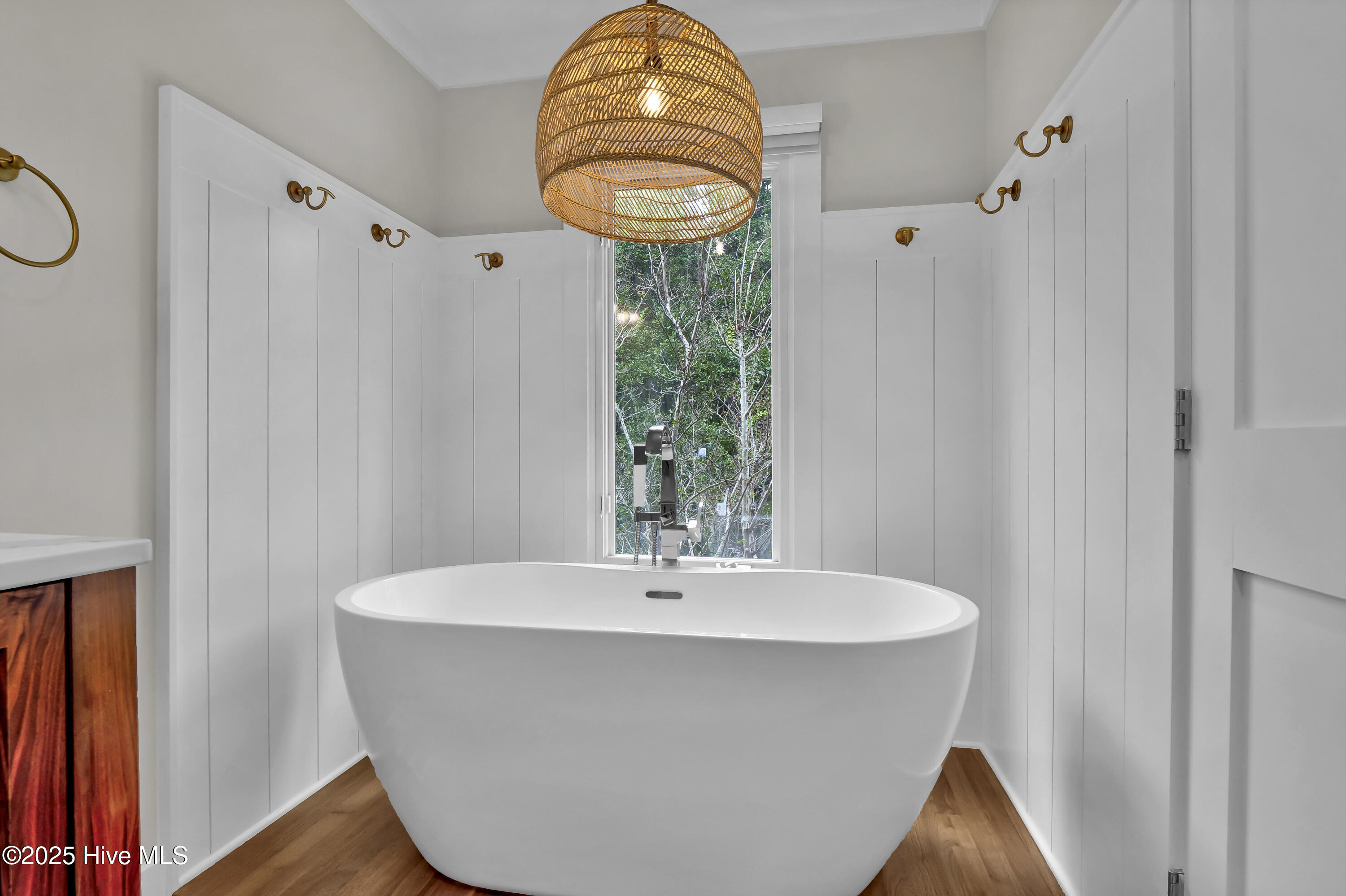 100536471 | Photo 37