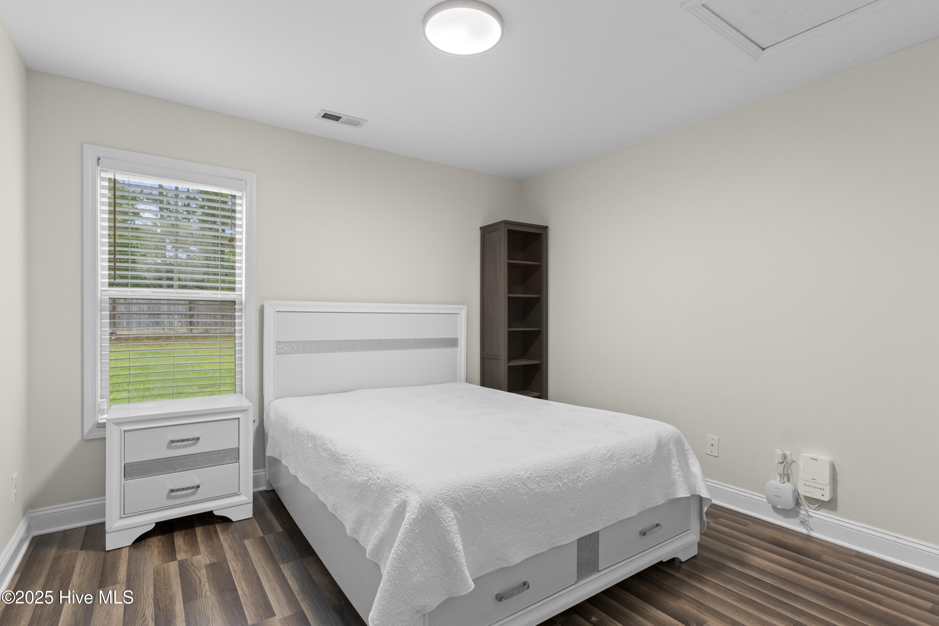 100567808 | Photo 16