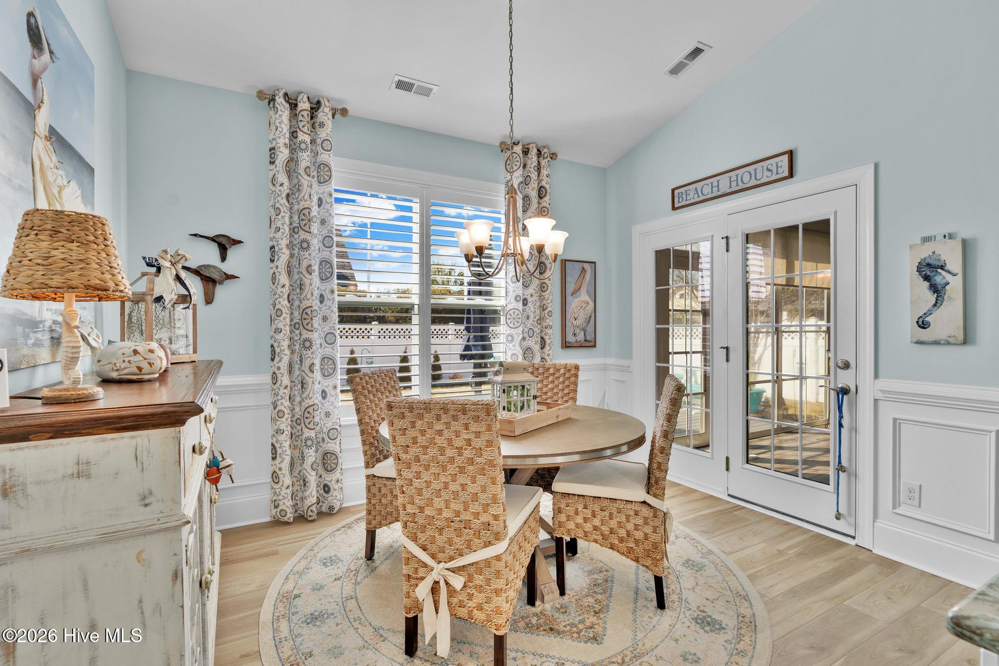 100554312 | Photo 13