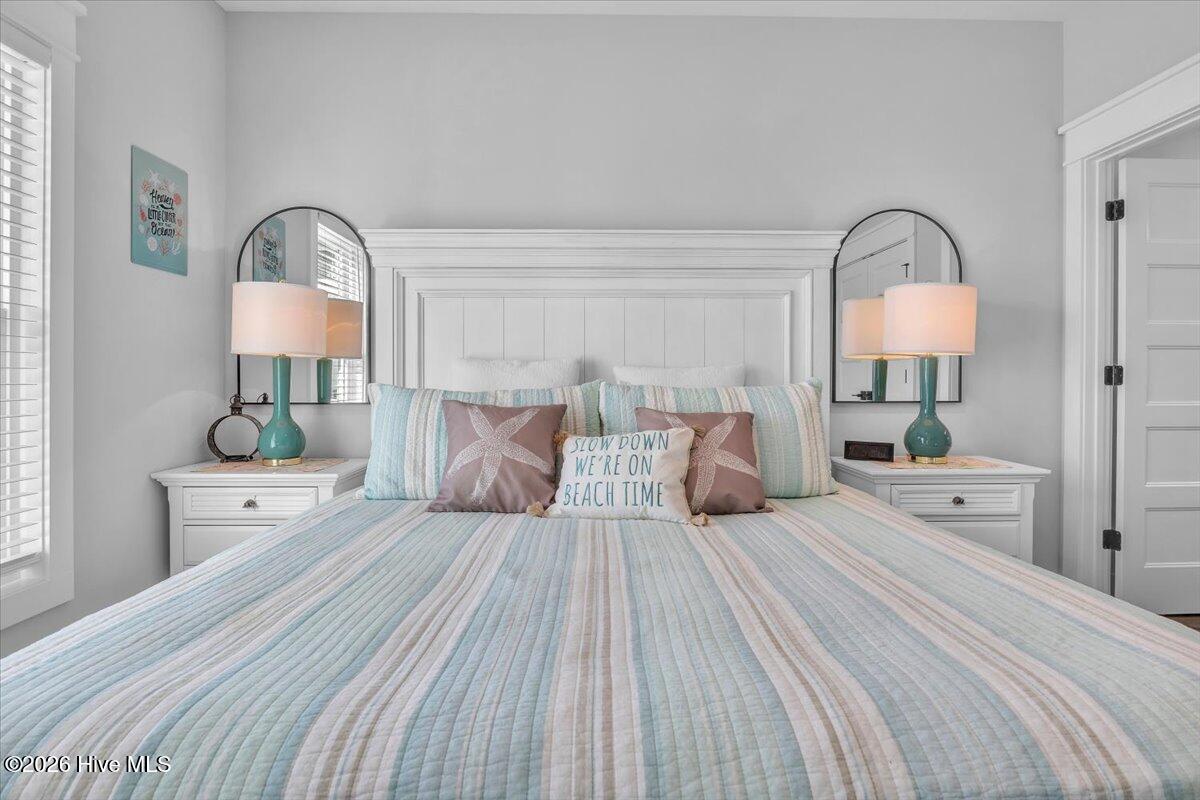 100565716 | Photo 30