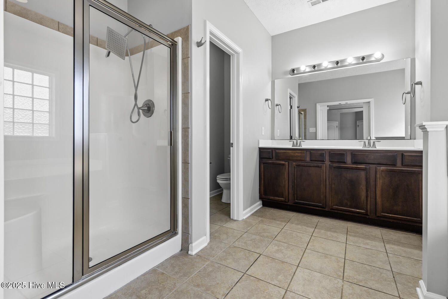 100540100 | Photo 14