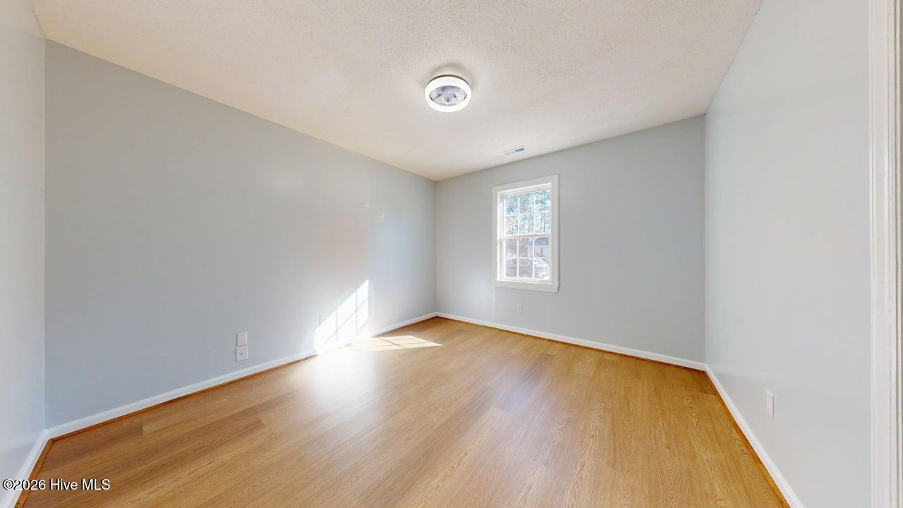 100550884 | Photo 15