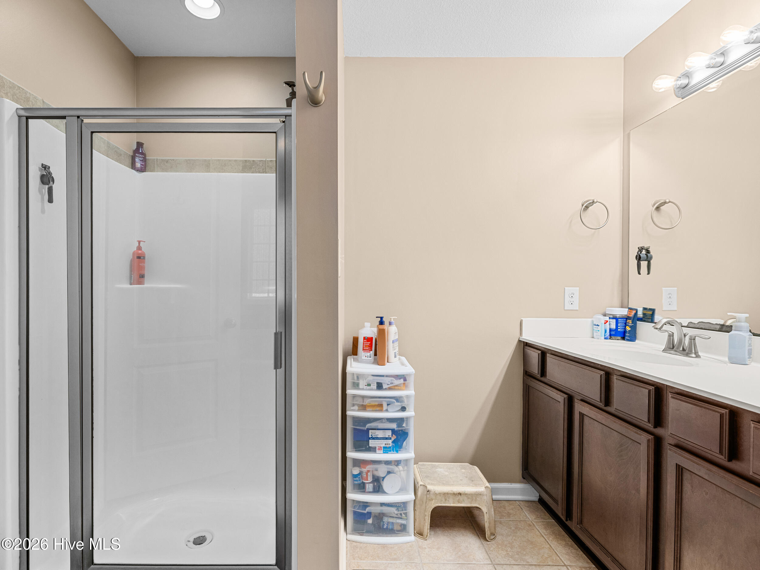 100568044 | Photo 35