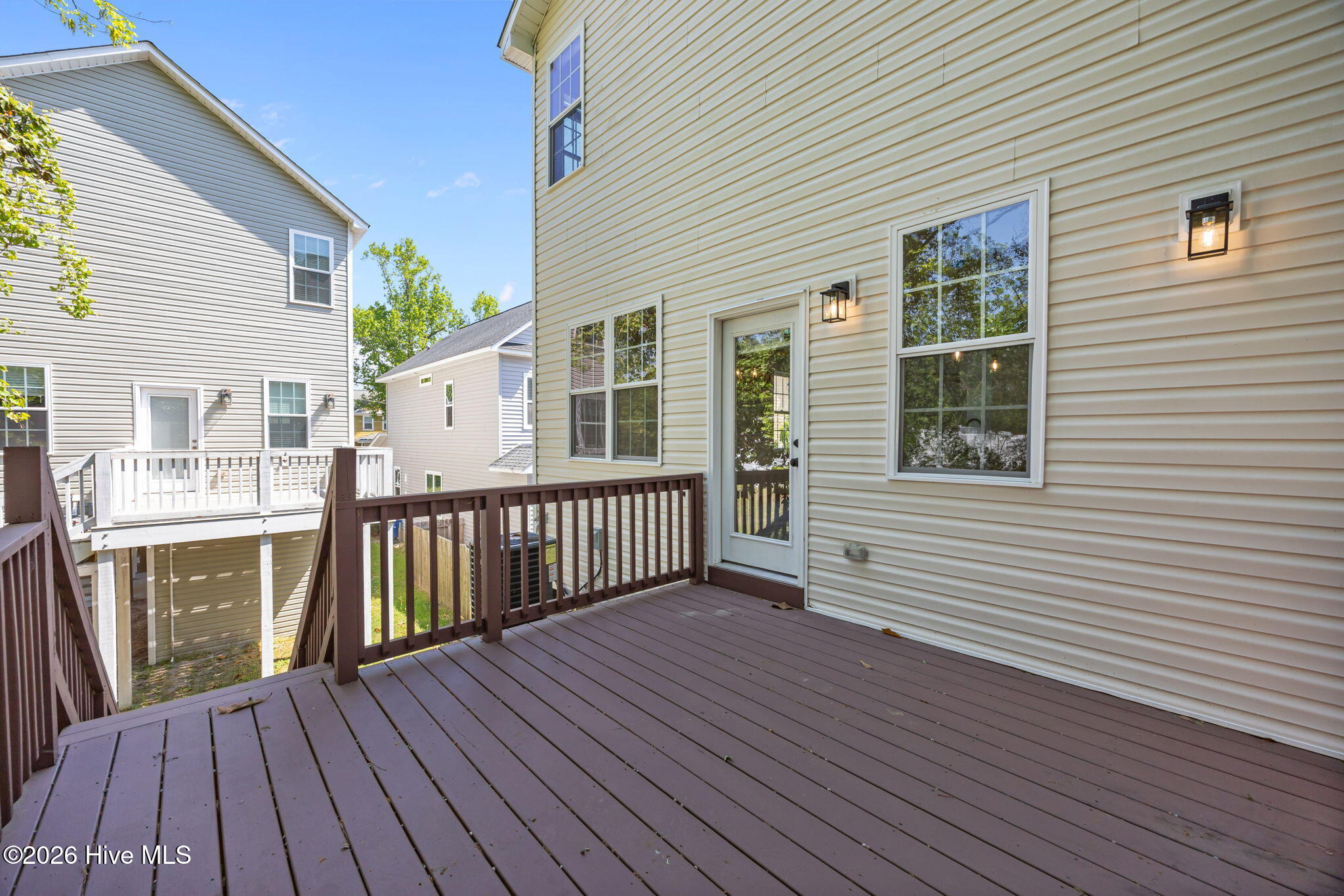 100566341 | Photo 17