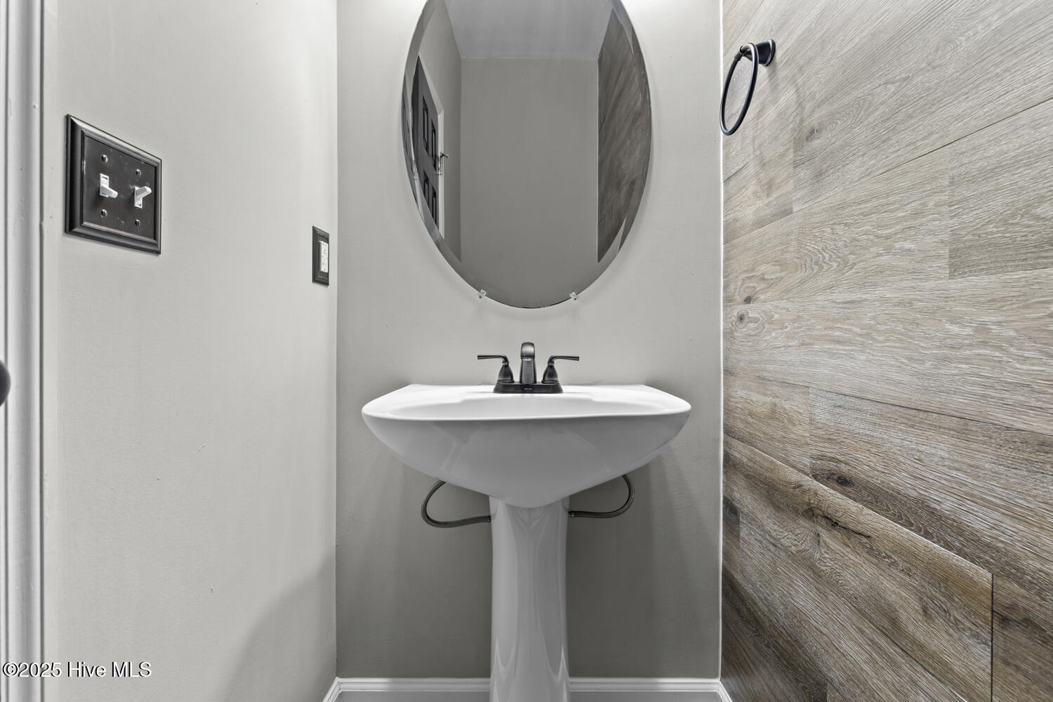 100532522 | Photo 12