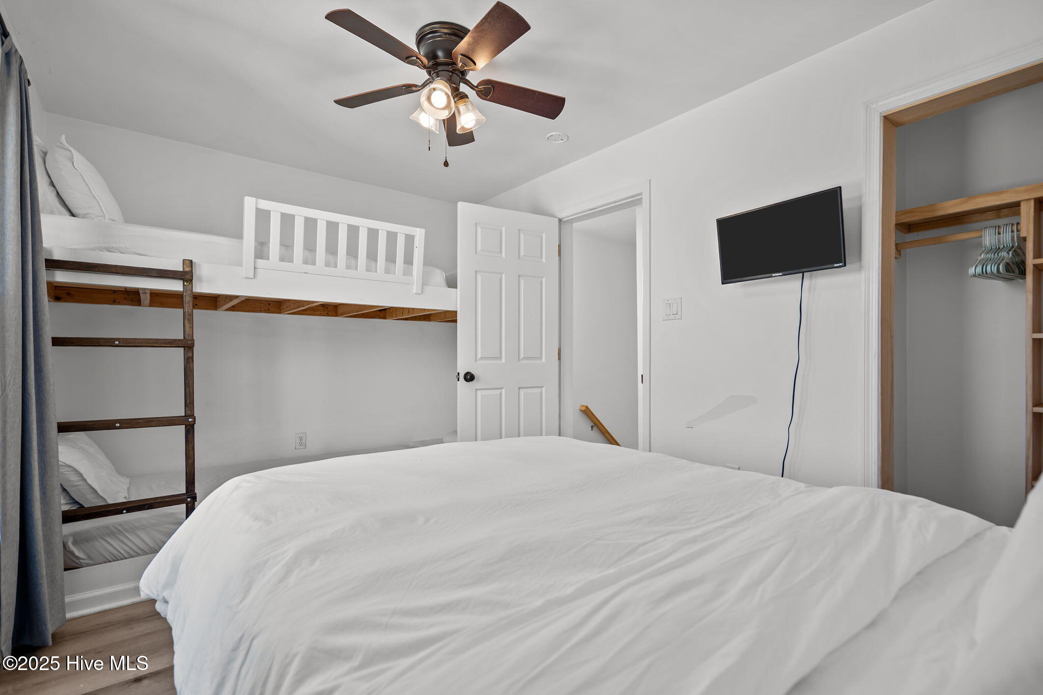 100544620 | Photo 57