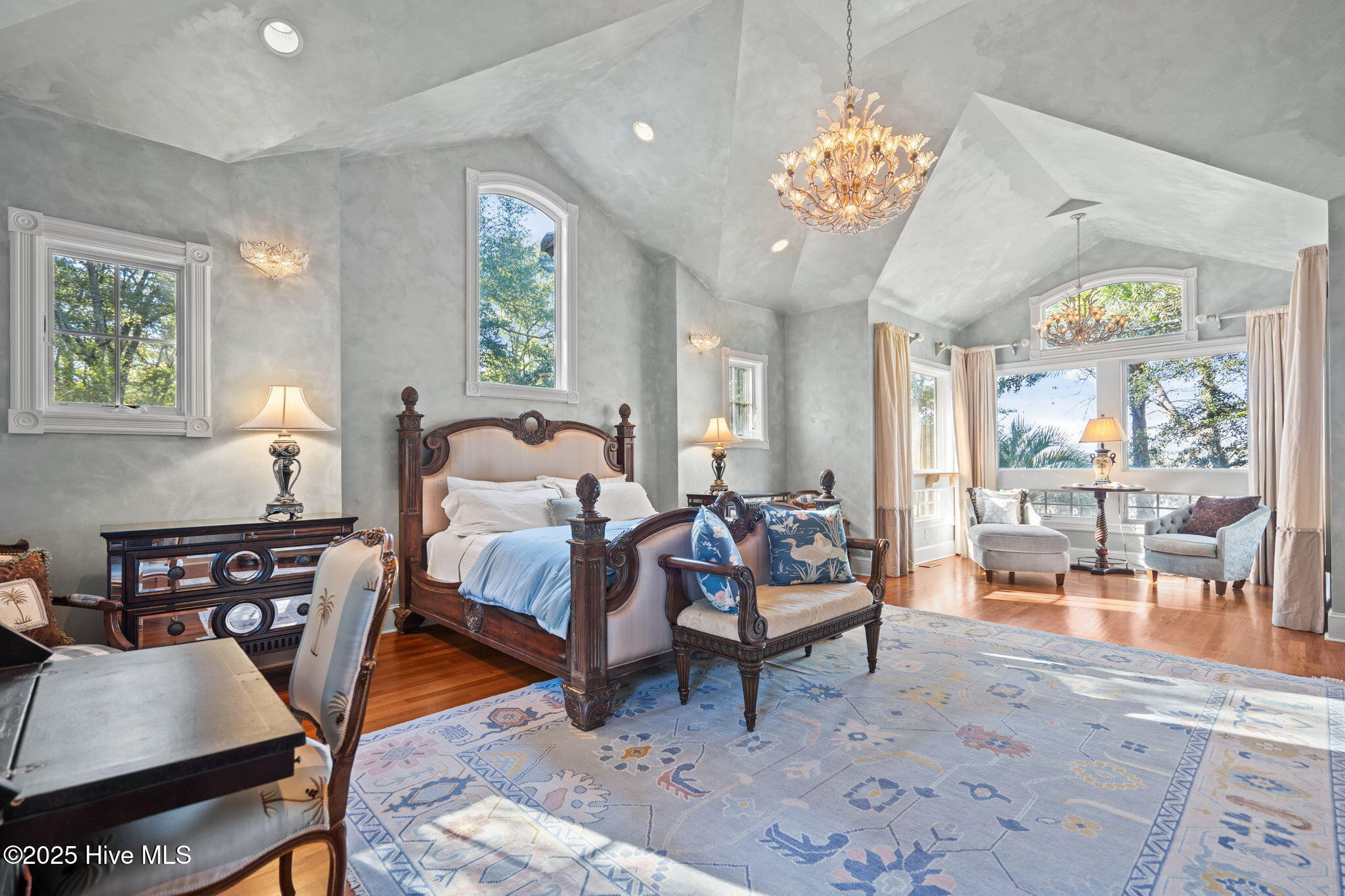 100547936 | Photo 37