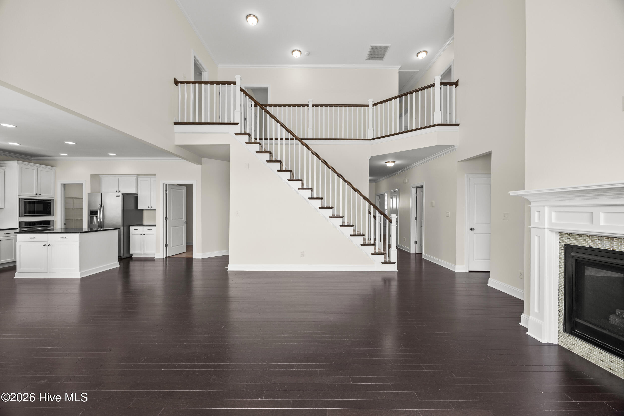 100568241 | Photo 19