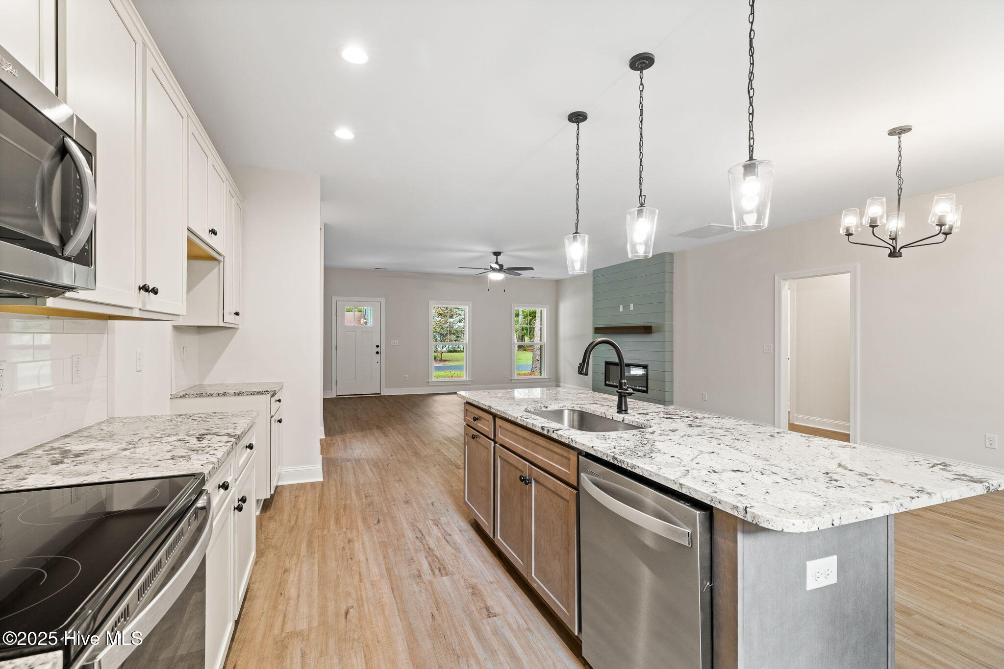 100513726 | Photo 18