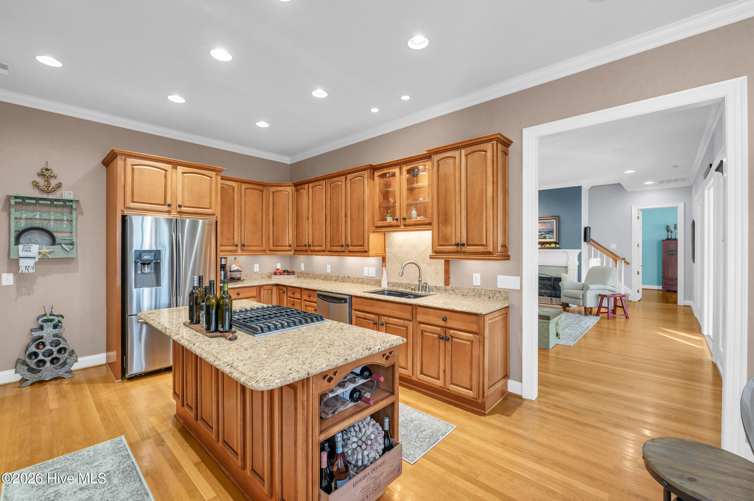 100547693 | Photo 16