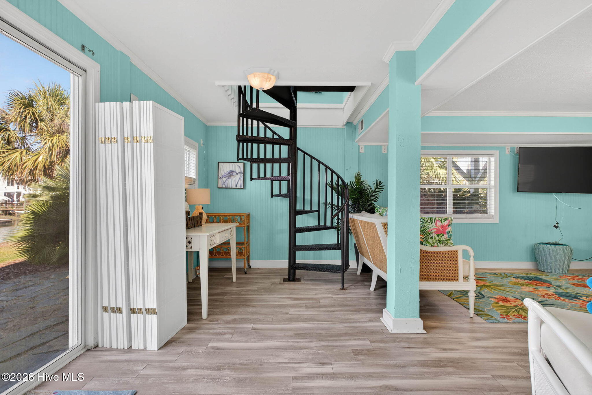 100564283 | Photo 46