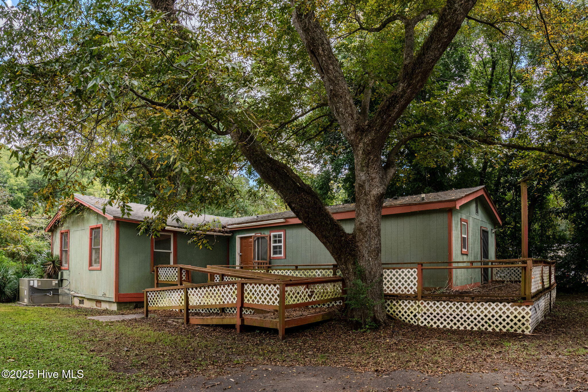 Homes for sale in Burgaw, NC | 409 S Bodenheimer St, Burgaw, NC 28425 | MLS# 100532579