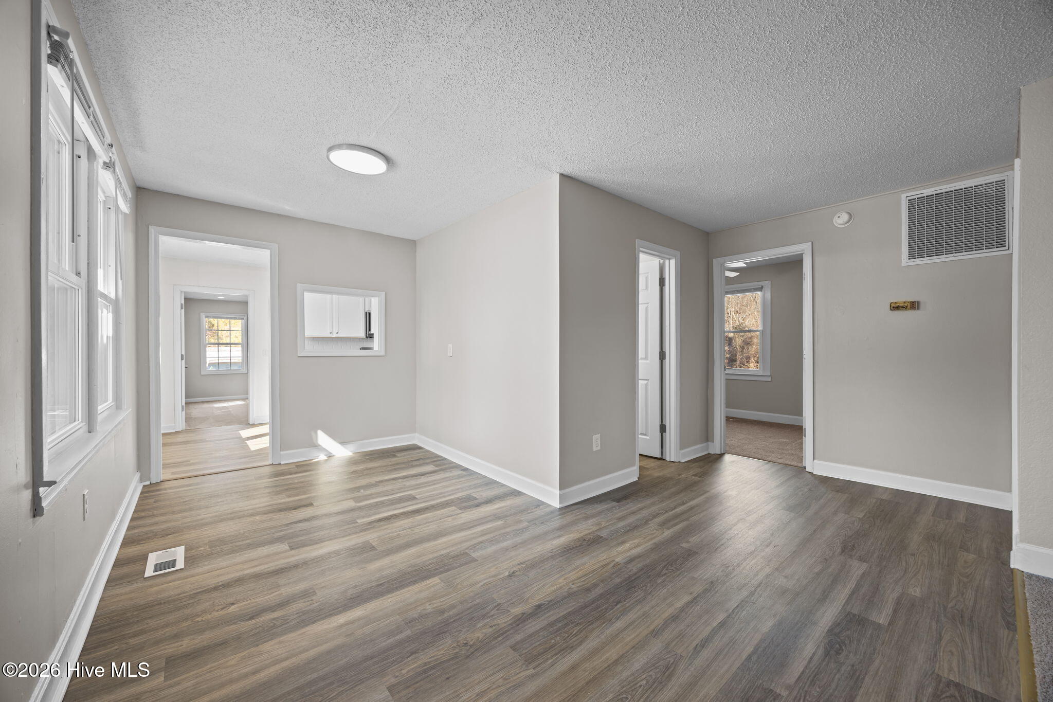 100553167 | Photo 10