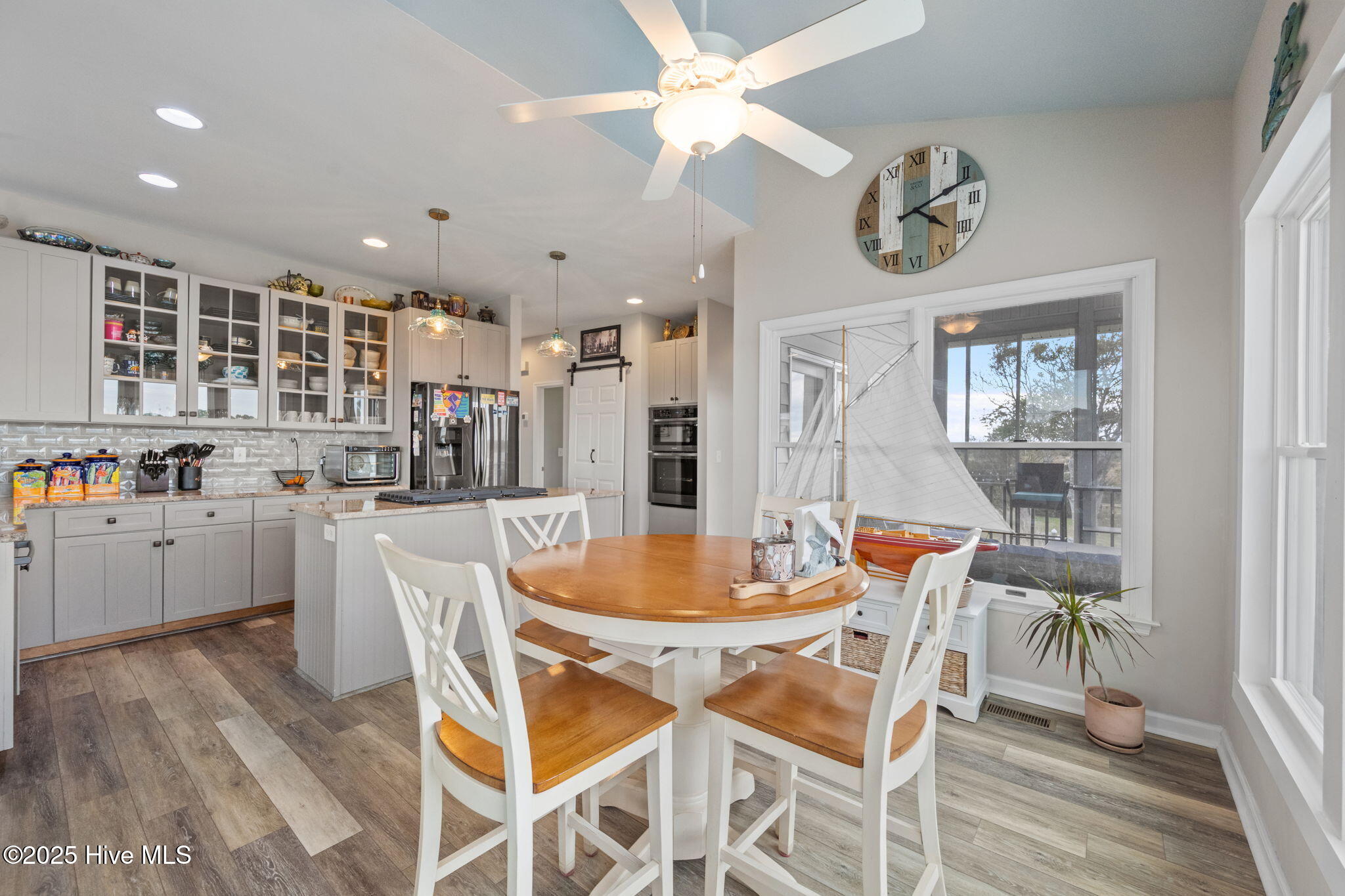 100539453 | Photo 16