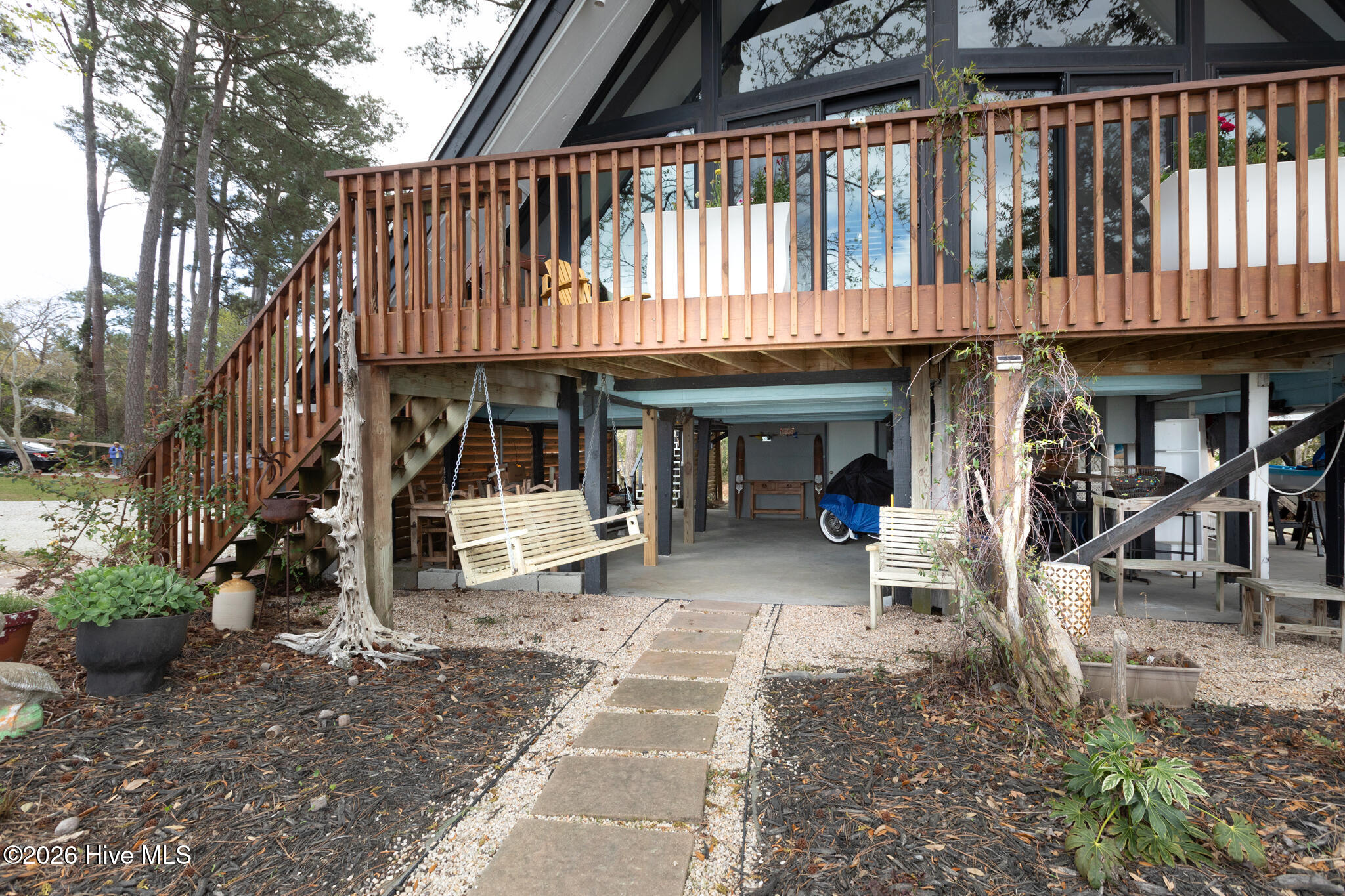 100565718 | Photo 50