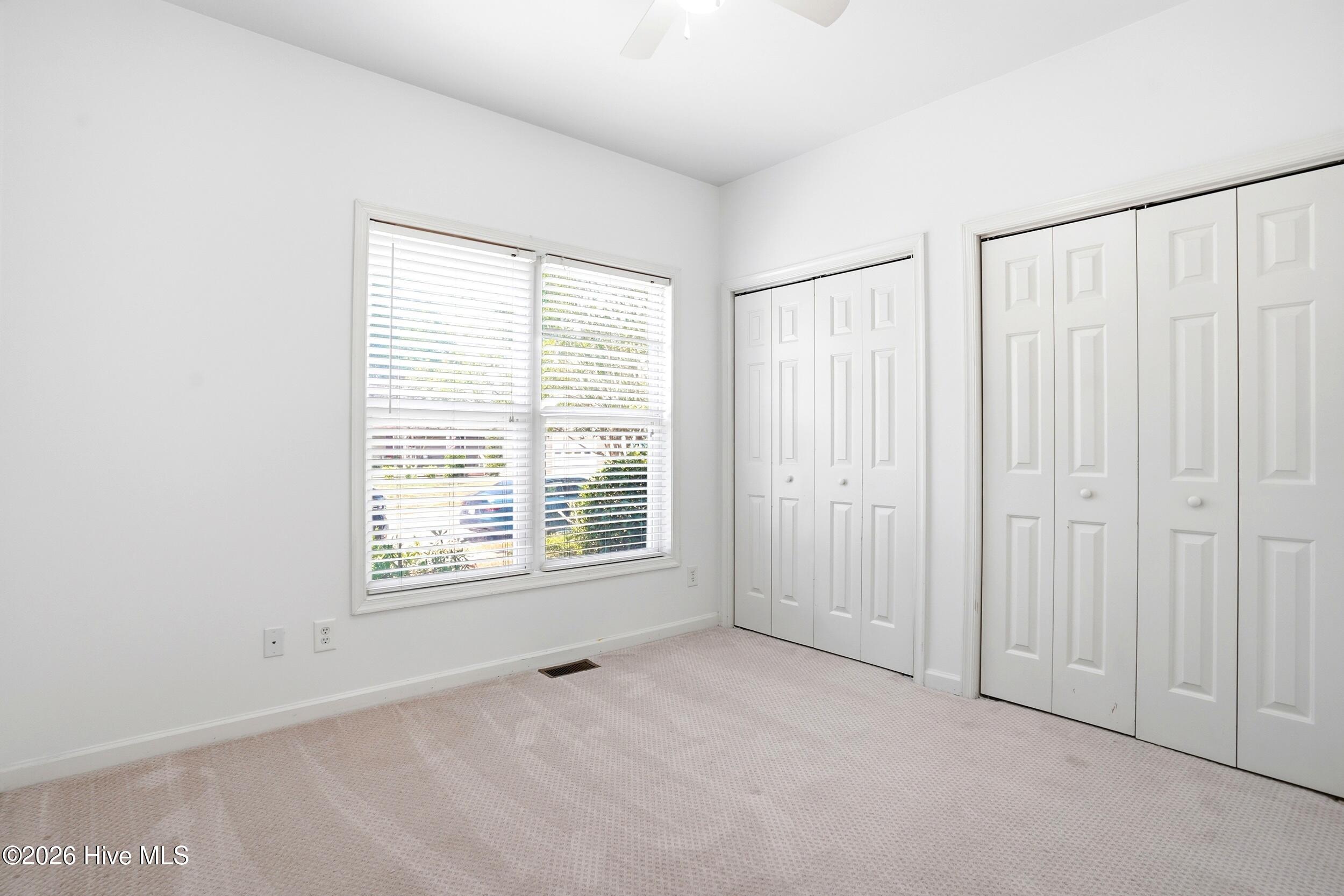 100569296 | Photo 19