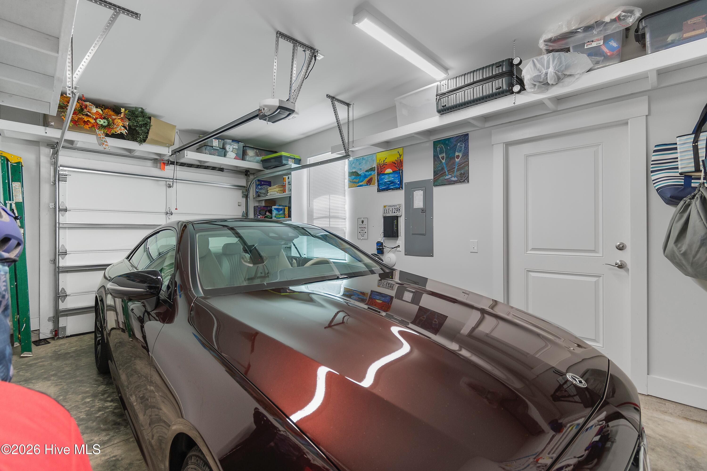 100561295 | Photo 42