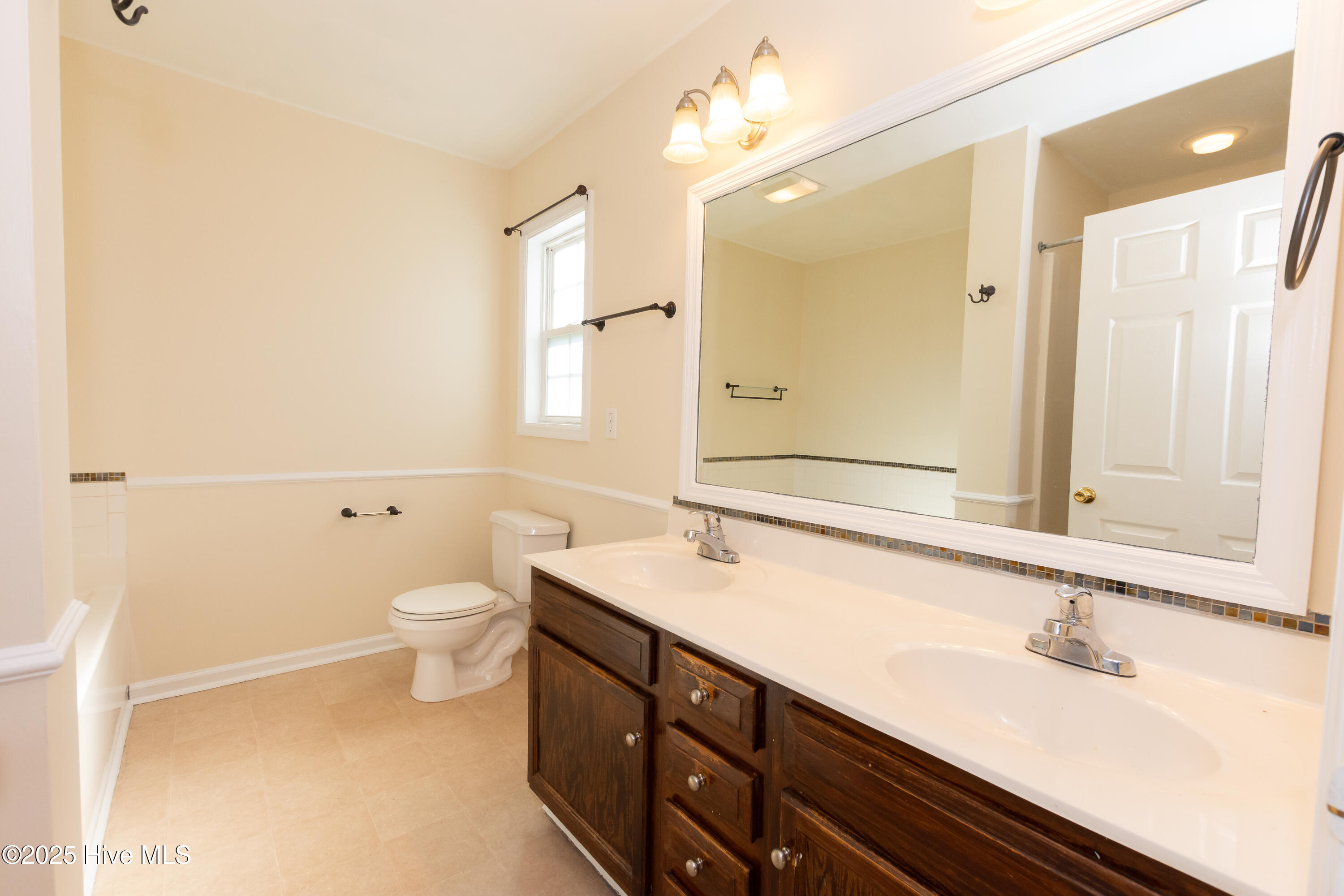 100541193 | Photo 28