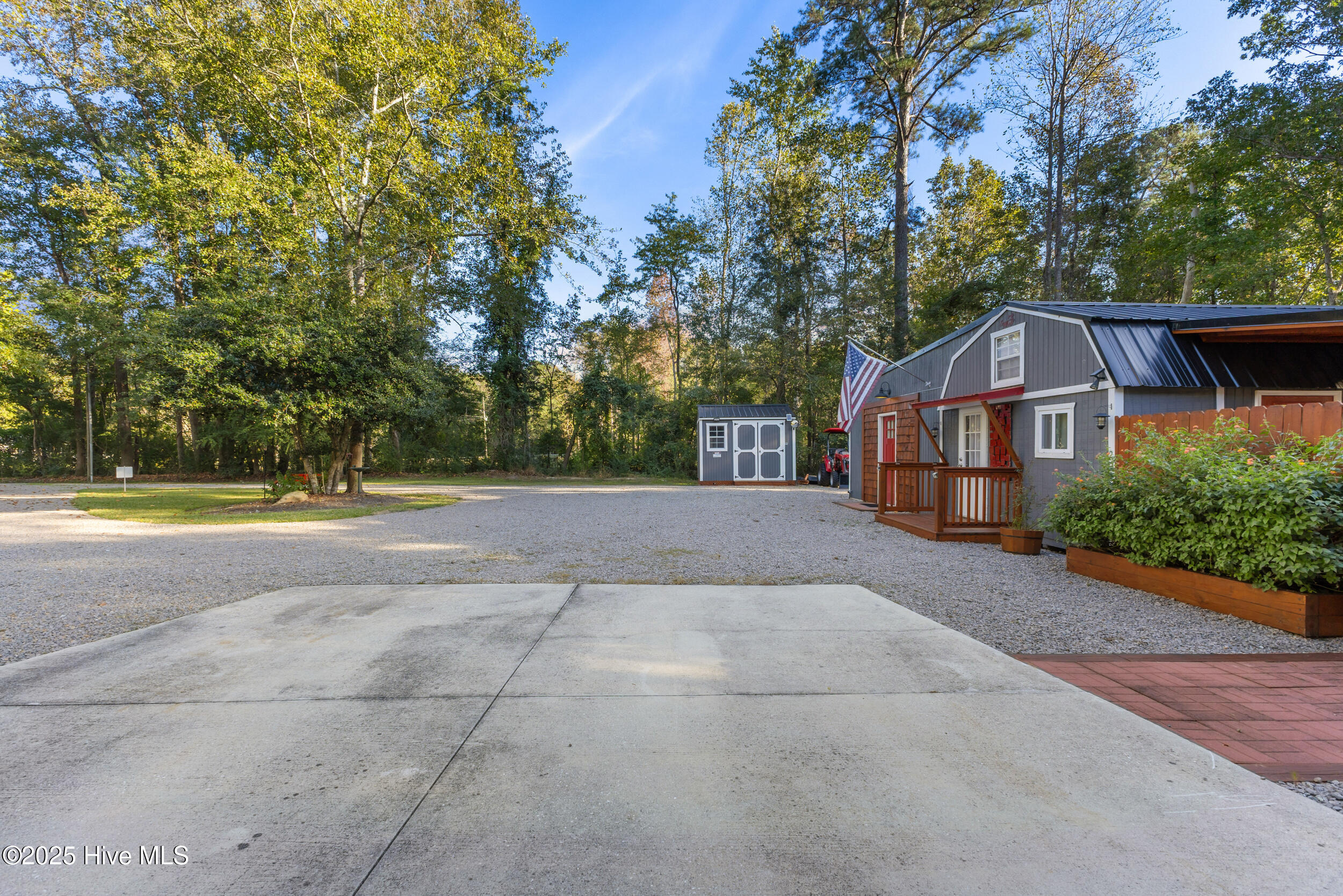 100556103 | Photo 45