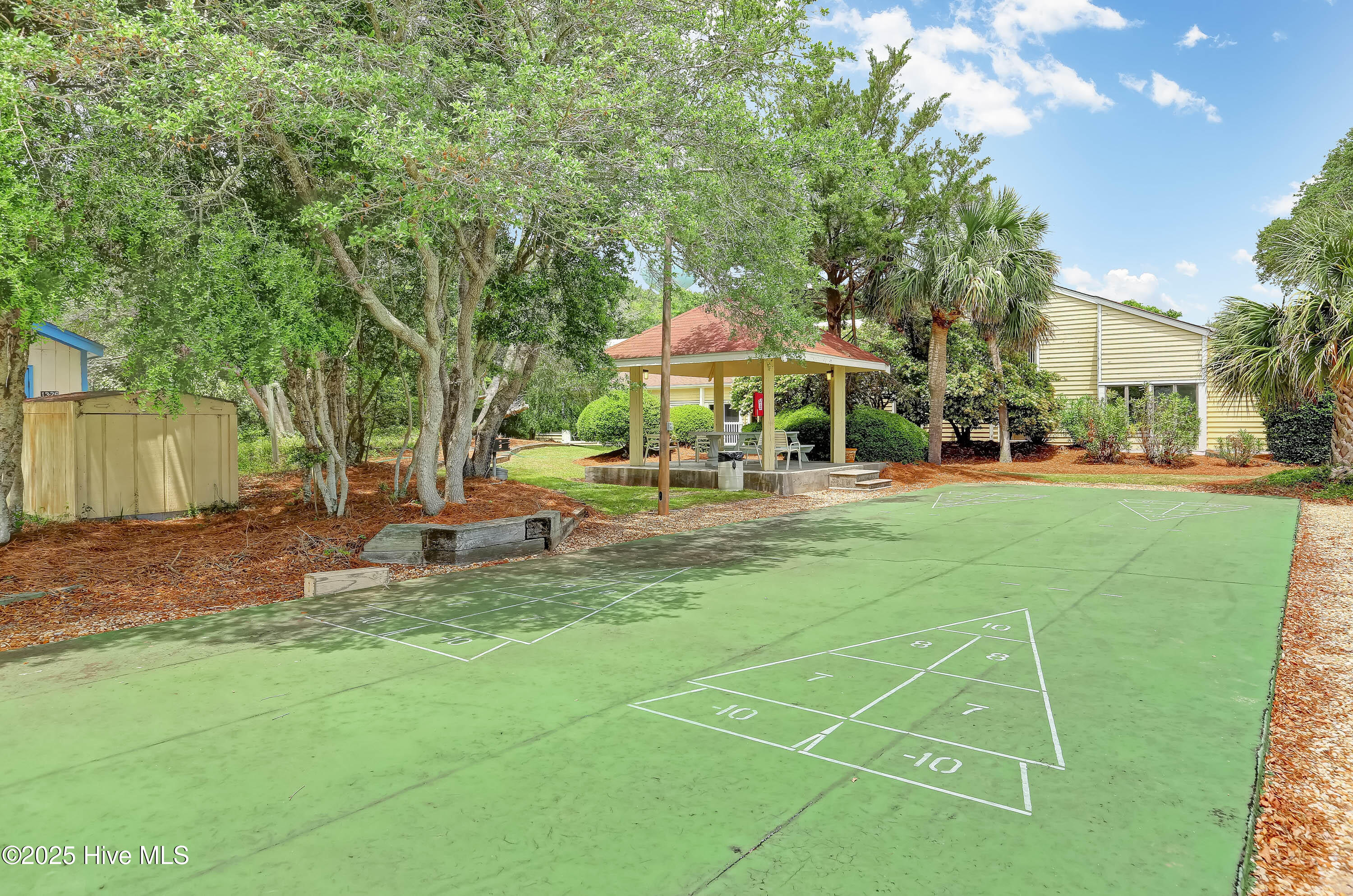 100506077 | Photo 68