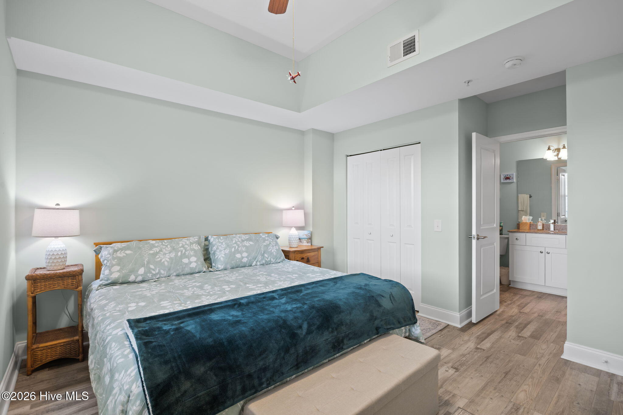 100558895 | Photo 33