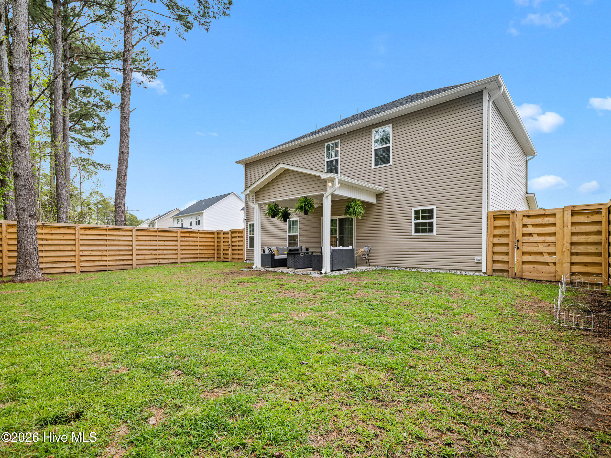 100569509 | Photo 58