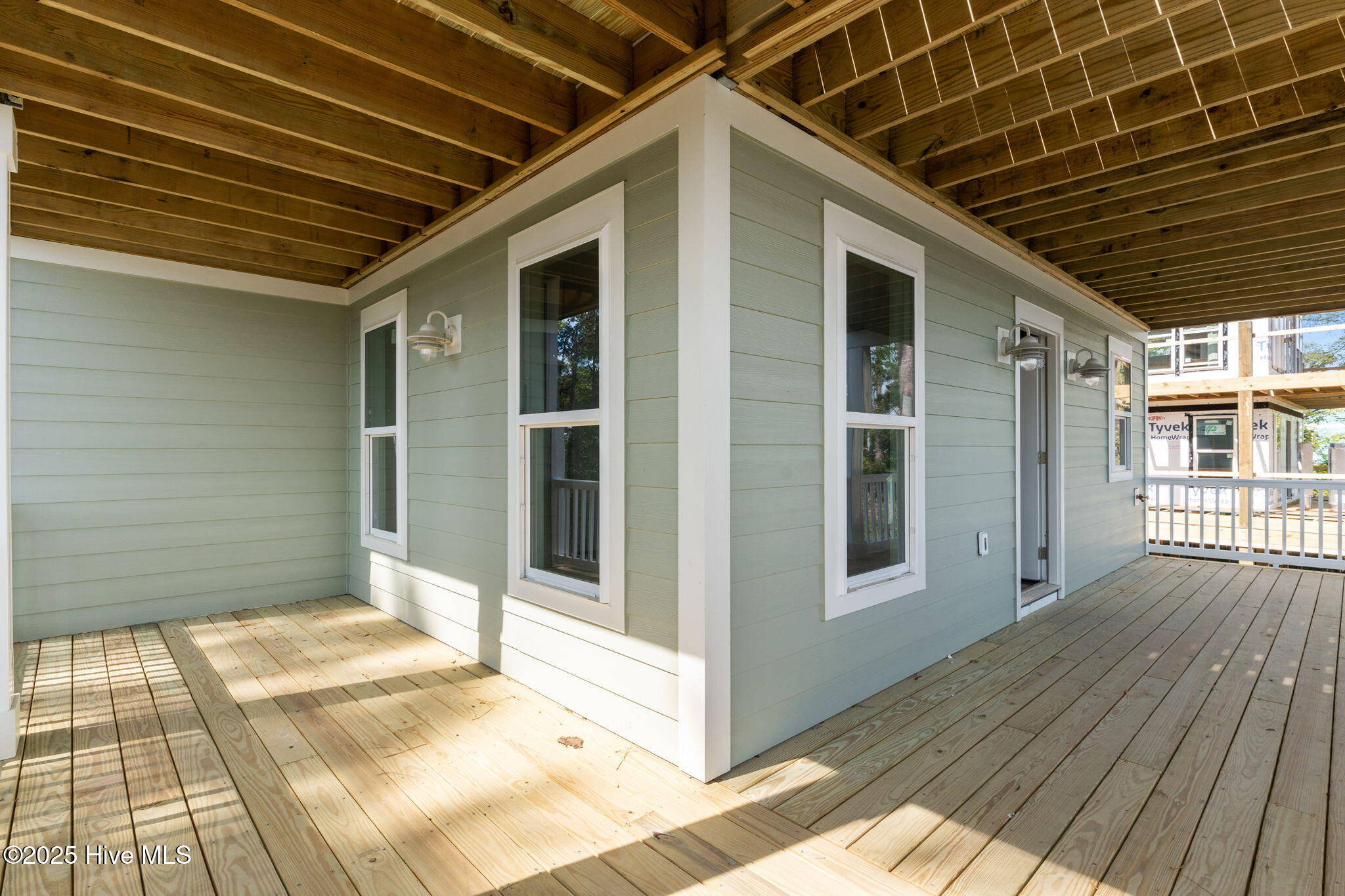 100485023 | Photo 45